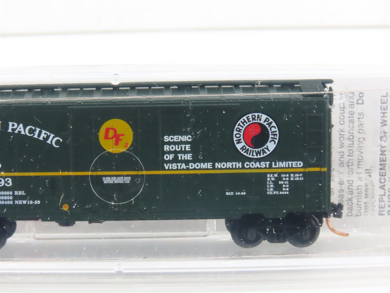 N Scale Micro-Trains MTL 21210 NP Northern Pacific Vista Dome 40' Box Car #98593