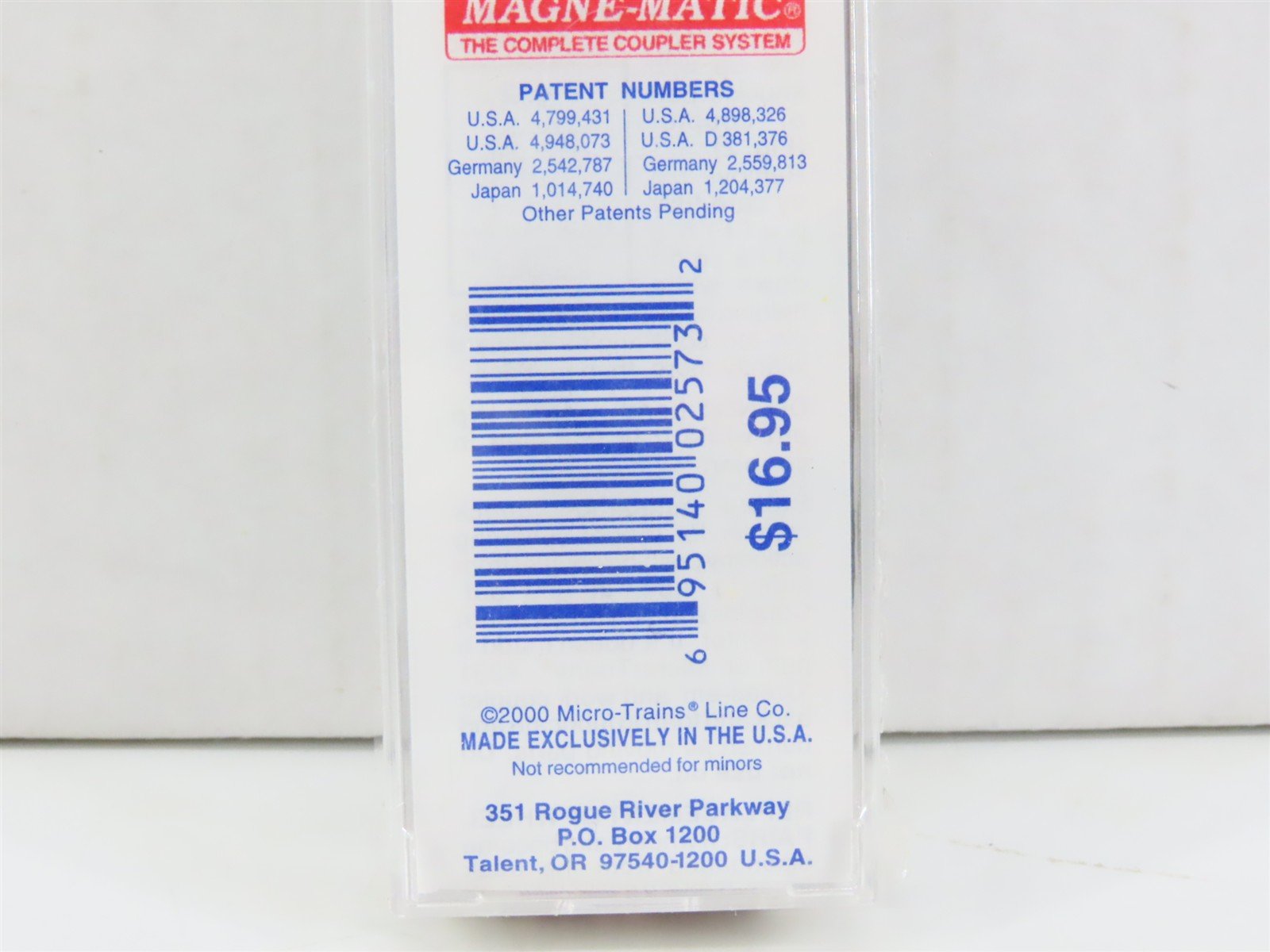 N Scale Micro-Trains MTL 21270 PC Pepsi-Cola 40' Plug Door Box Car #122000