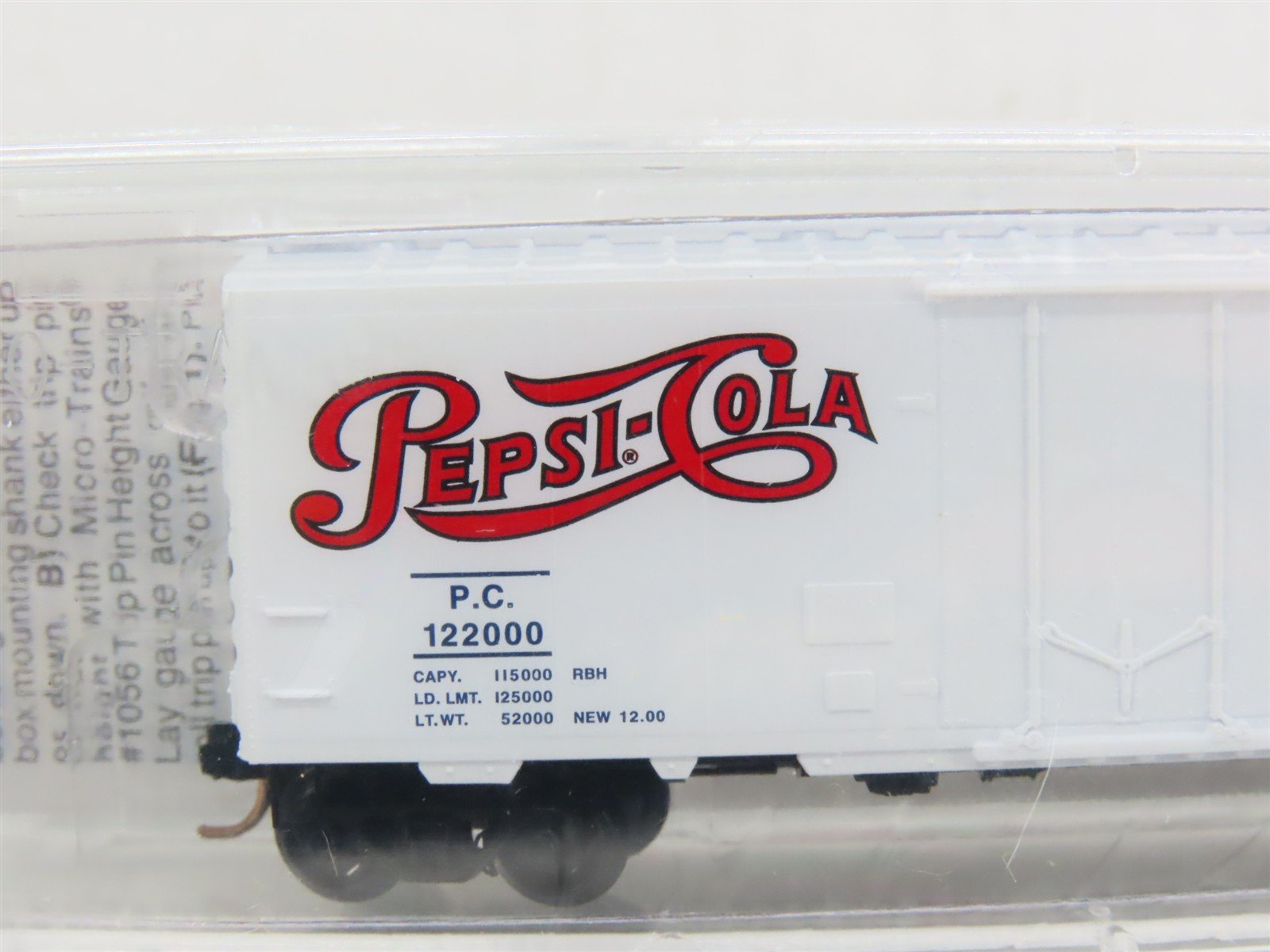 N Scale Micro-Trains MTL 21270 PC Pepsi-Cola 40' Plug Door Box Car #122000