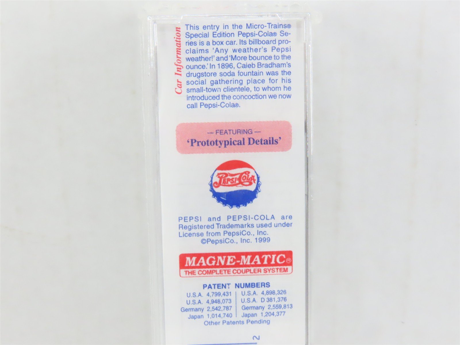 N Scale Micro-Trains MTL 21270 PC Pepsi-Cola 40' Plug Door Box Car #122000