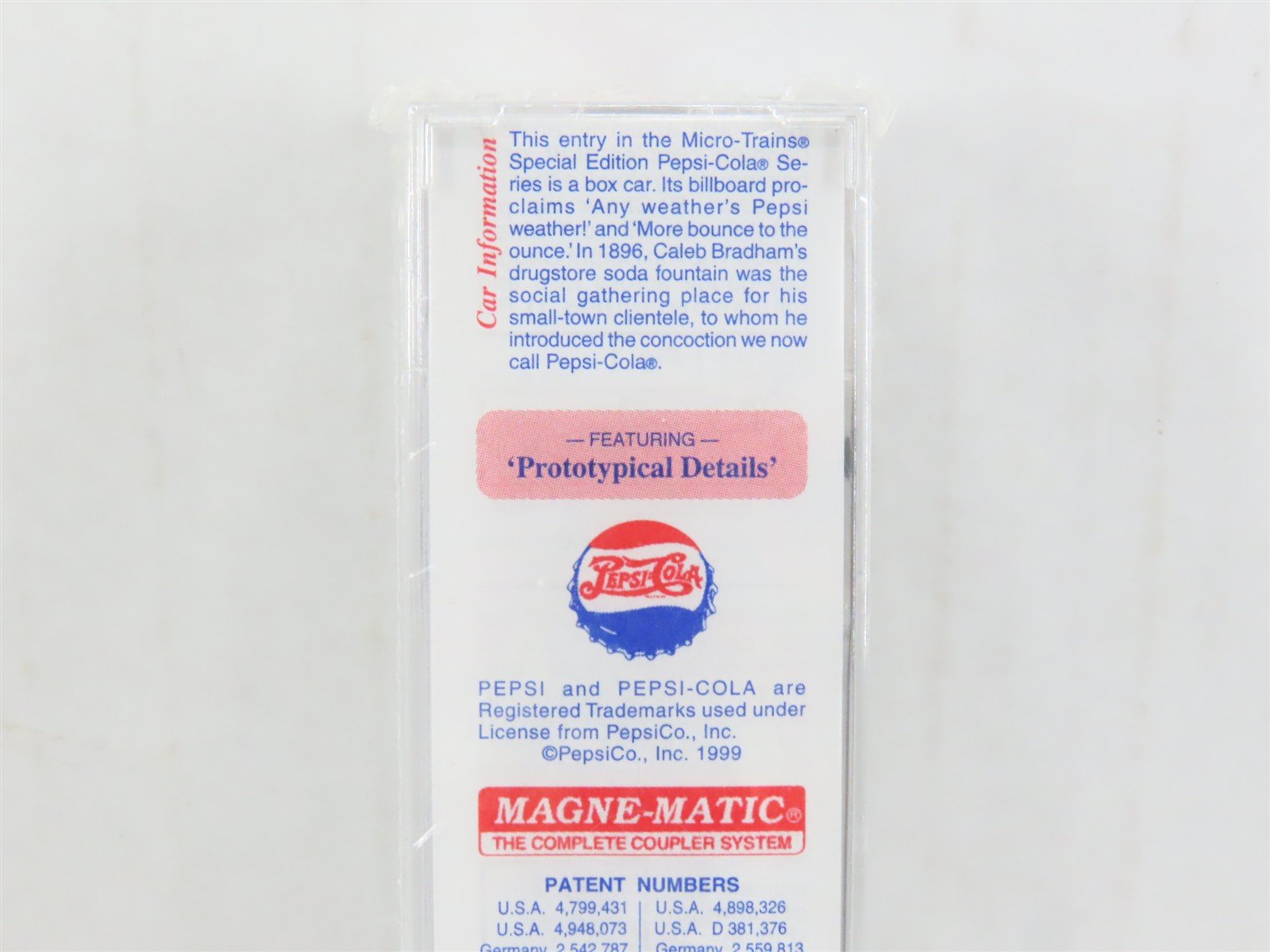 N Scale Micro-Trains MTL 21270 PC Pepsi-Cola 40' Plug Door Box Car #122000