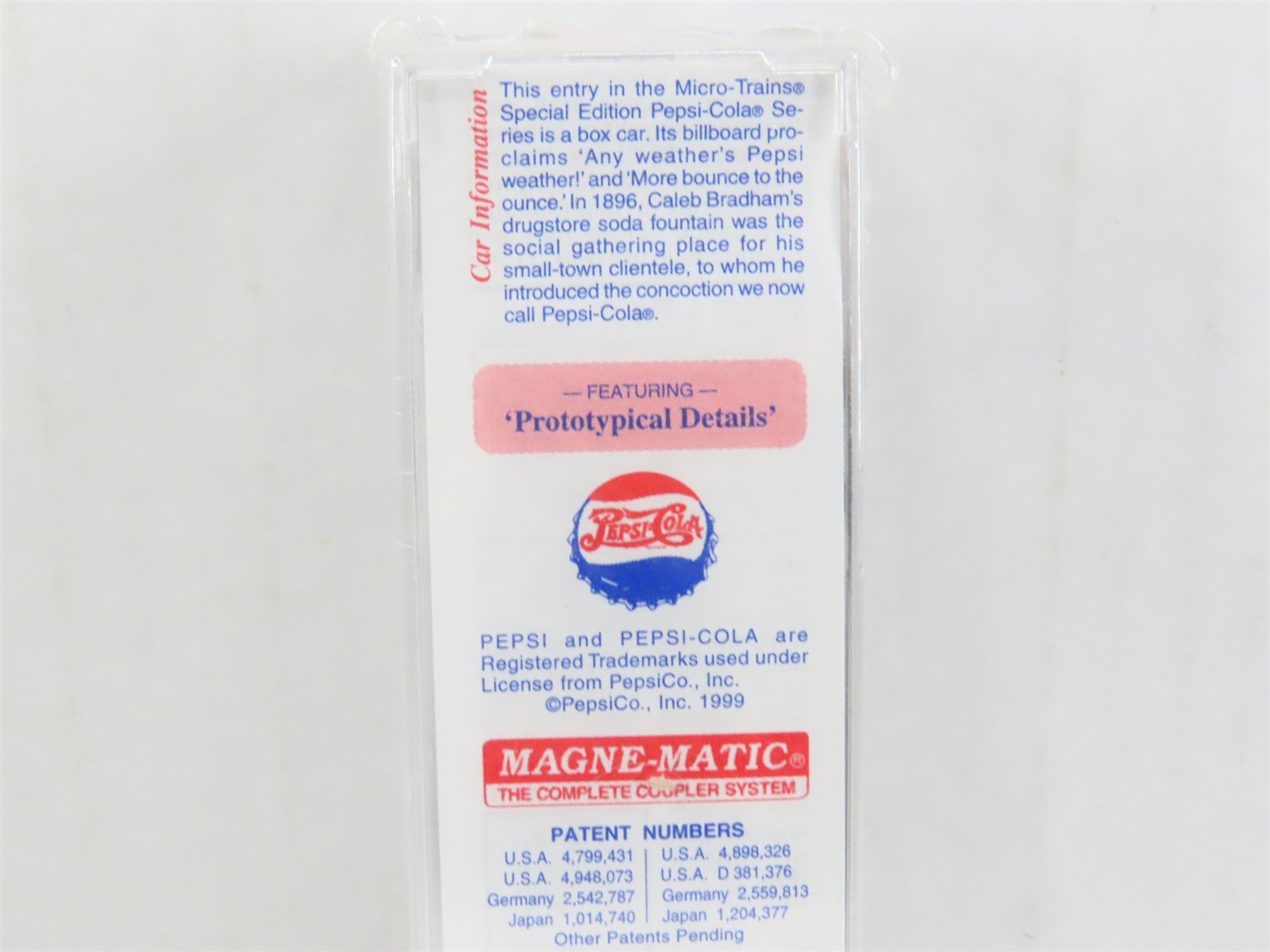 N Scale Micro-Trains MTL 21270 PC Pepsi-Cola 40' Plug Door Box Car #122000
