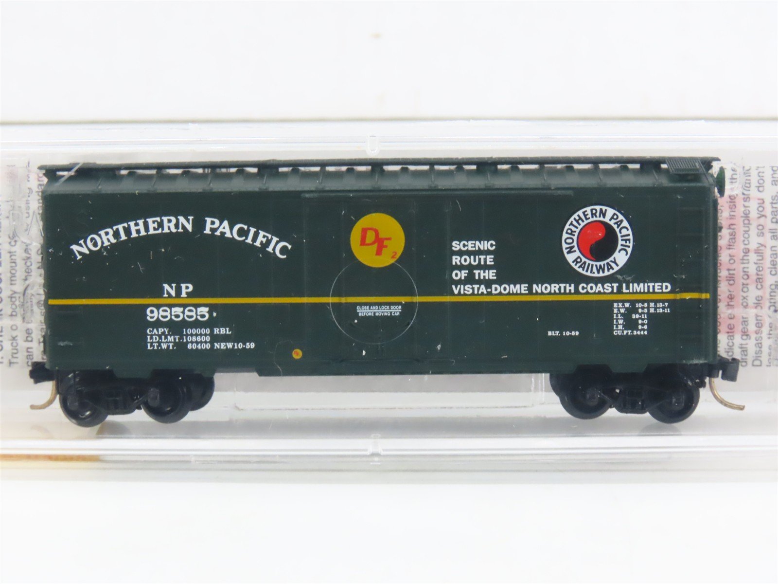 N Scale Micro-Trains MTL 21210 NP Northern Pacific Vista Dome 40' Box Car #98585