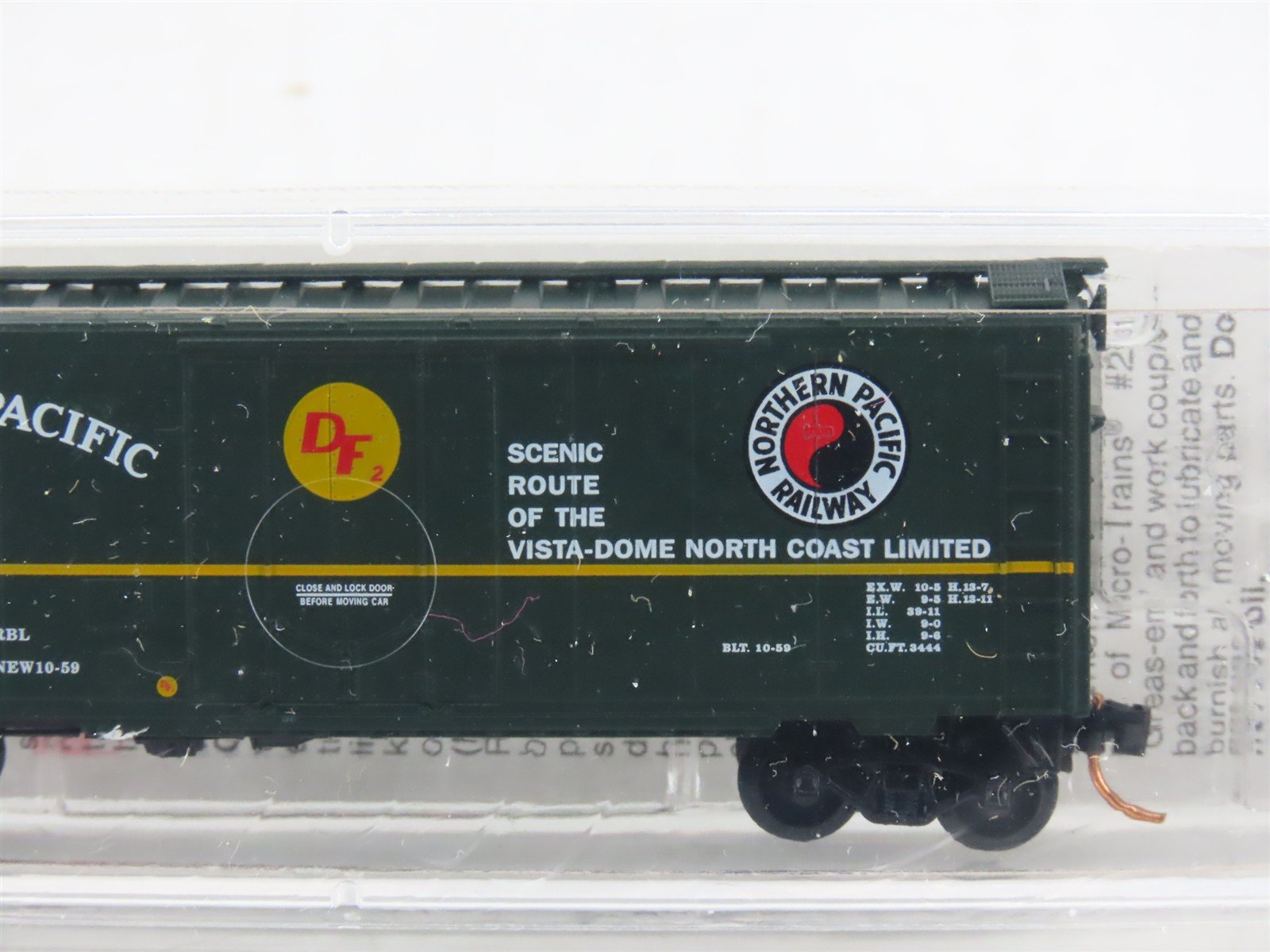 N Scale Micro-Trains MTL 21210 NP Northern Pacific Vista Dome 40' Box Car #98593