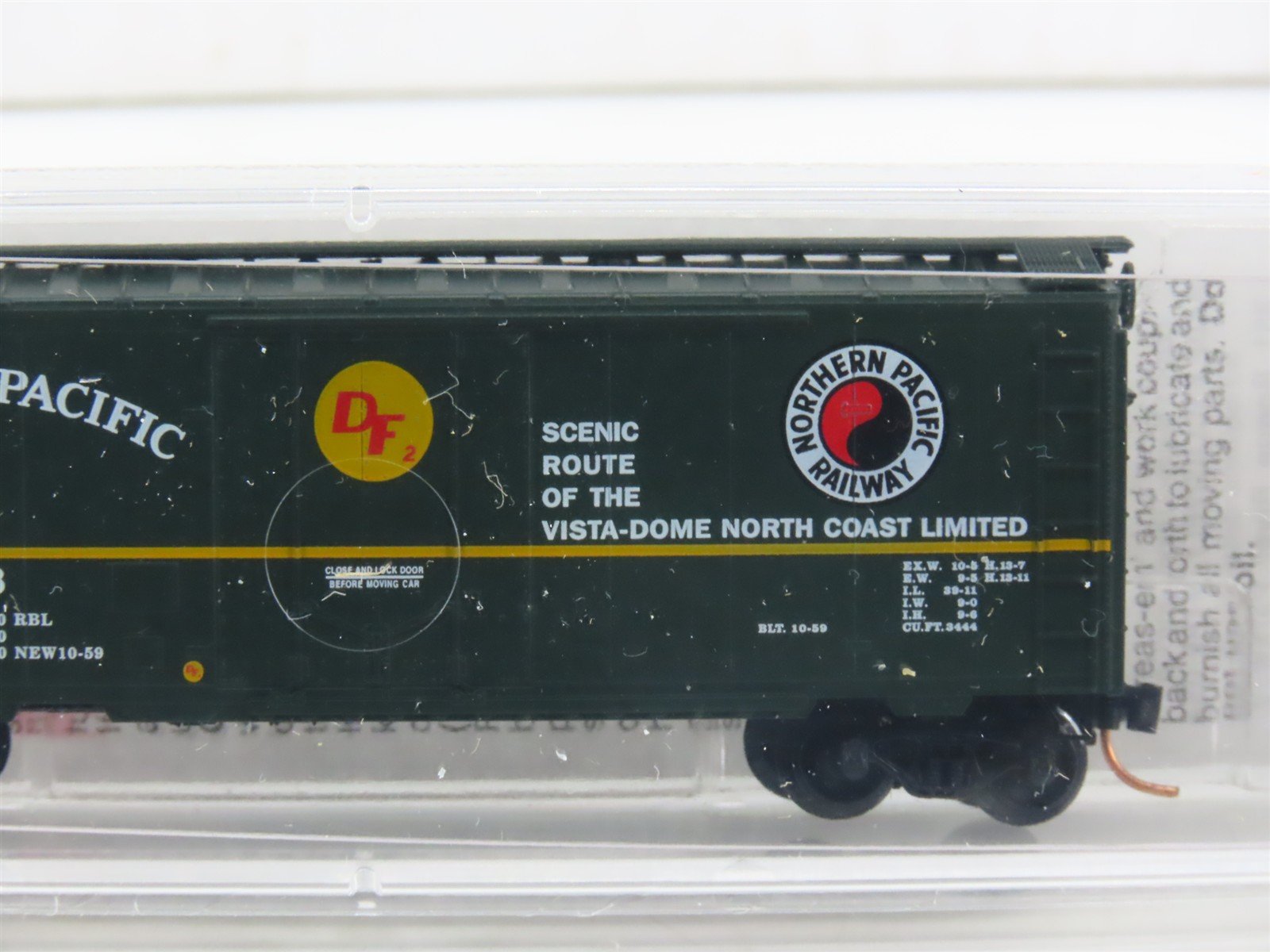 N Scale Micro-Trains MTL 21210 NP Northern Pacific Vista Dome 40' Box Car #98593