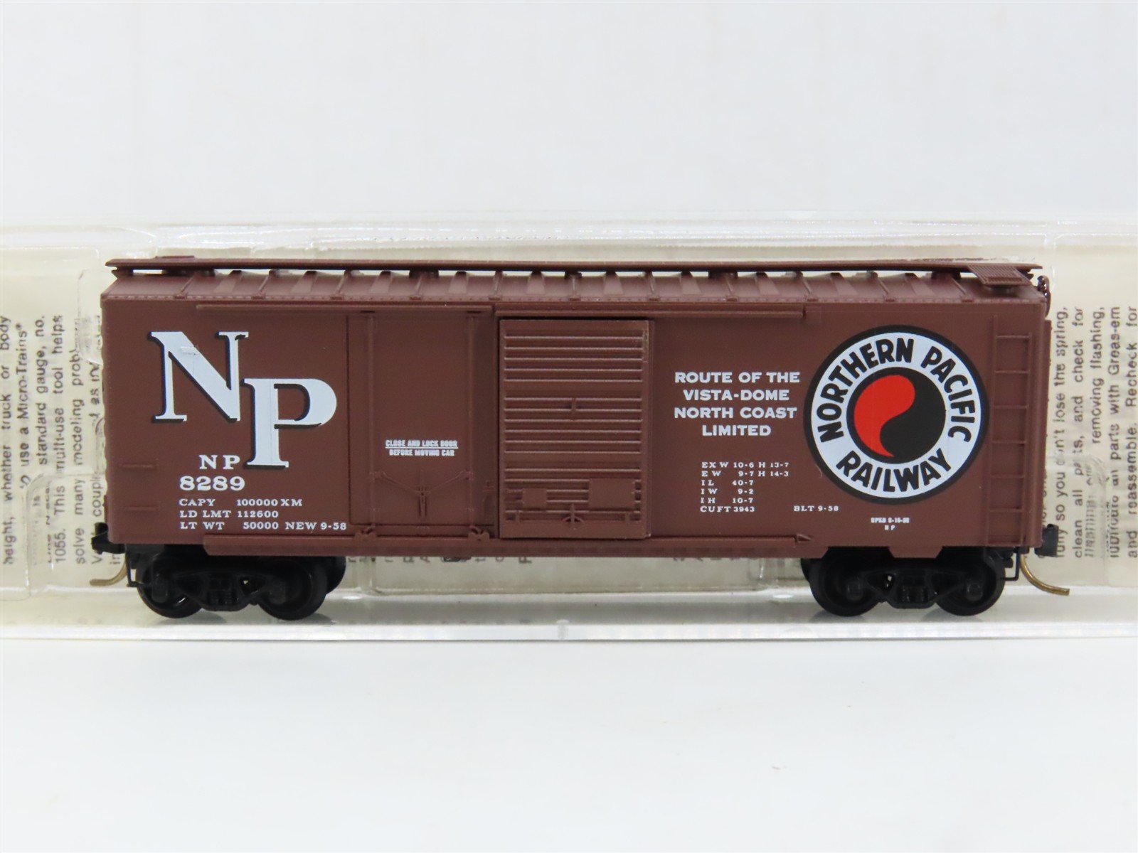 N Kadee Micro-Trains MTL 22040 NP Northern Pacific Vista Dome 40' Box Car #8289