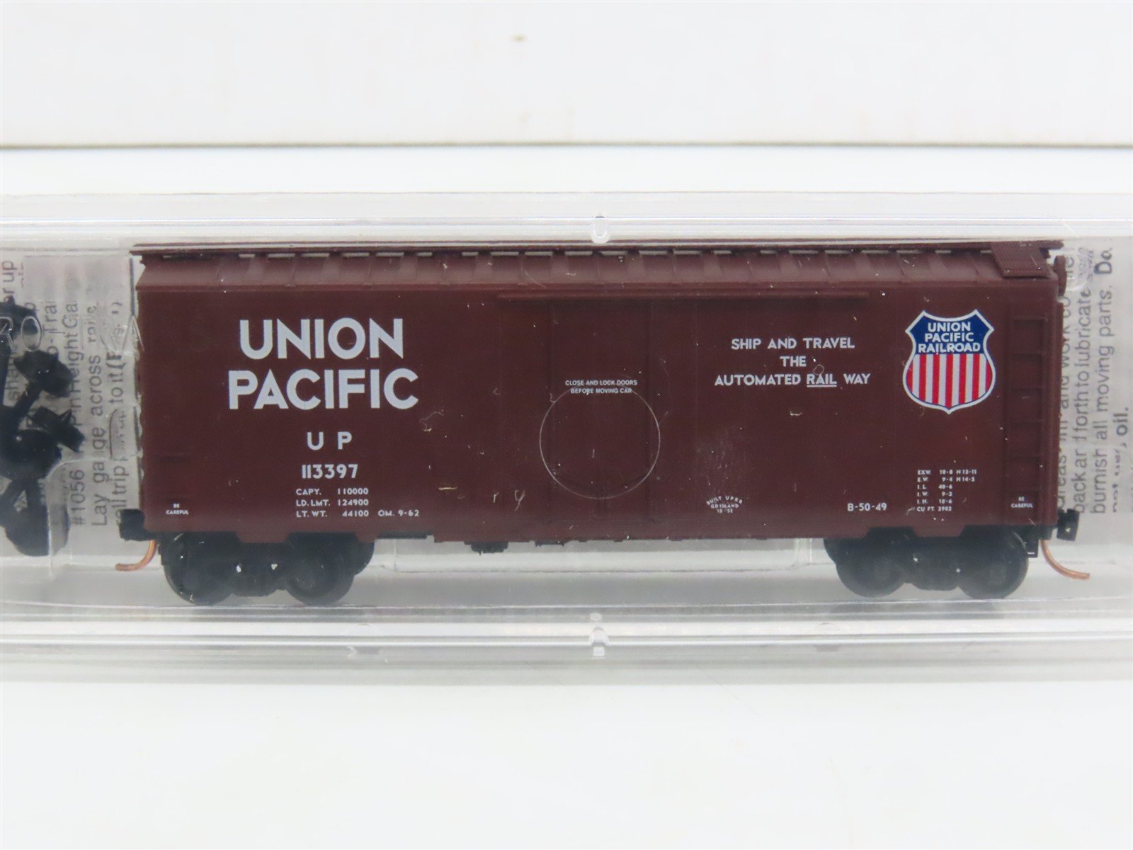N Scale Micro-Trains MTL 21140 UP Union Pacific Ship & Travel 40' Boxcar #113397