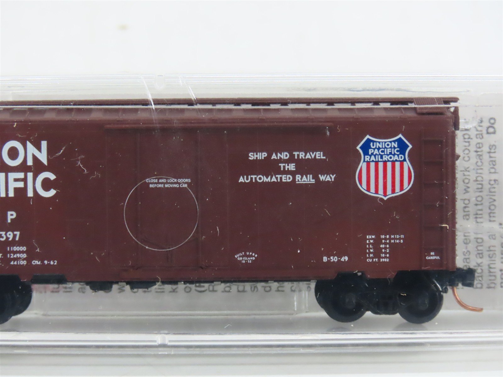 N Scale Micro-Trains MTL 21140 UP Union Pacific Ship & Travel 40' Boxcar #113397
