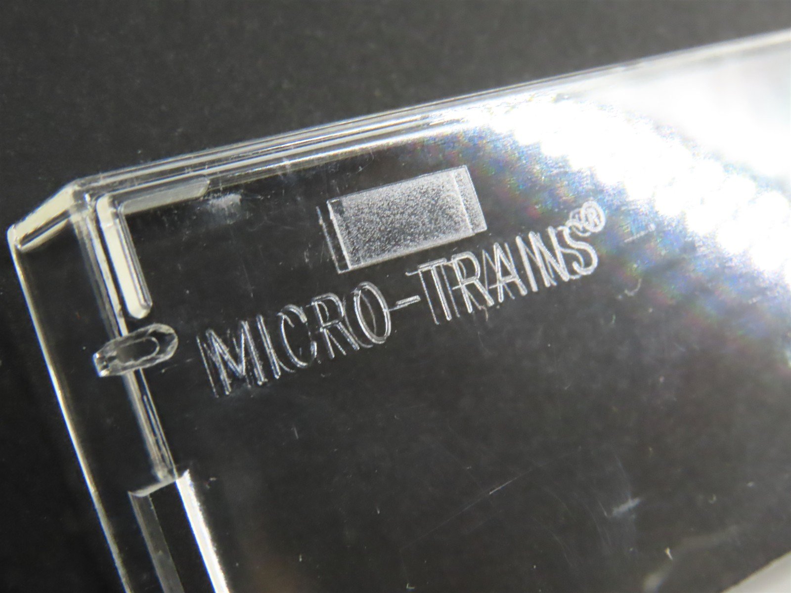 N Micro-Trains MTL 21120 CN Canadian National Maple Leaf 40' Box Car #290145