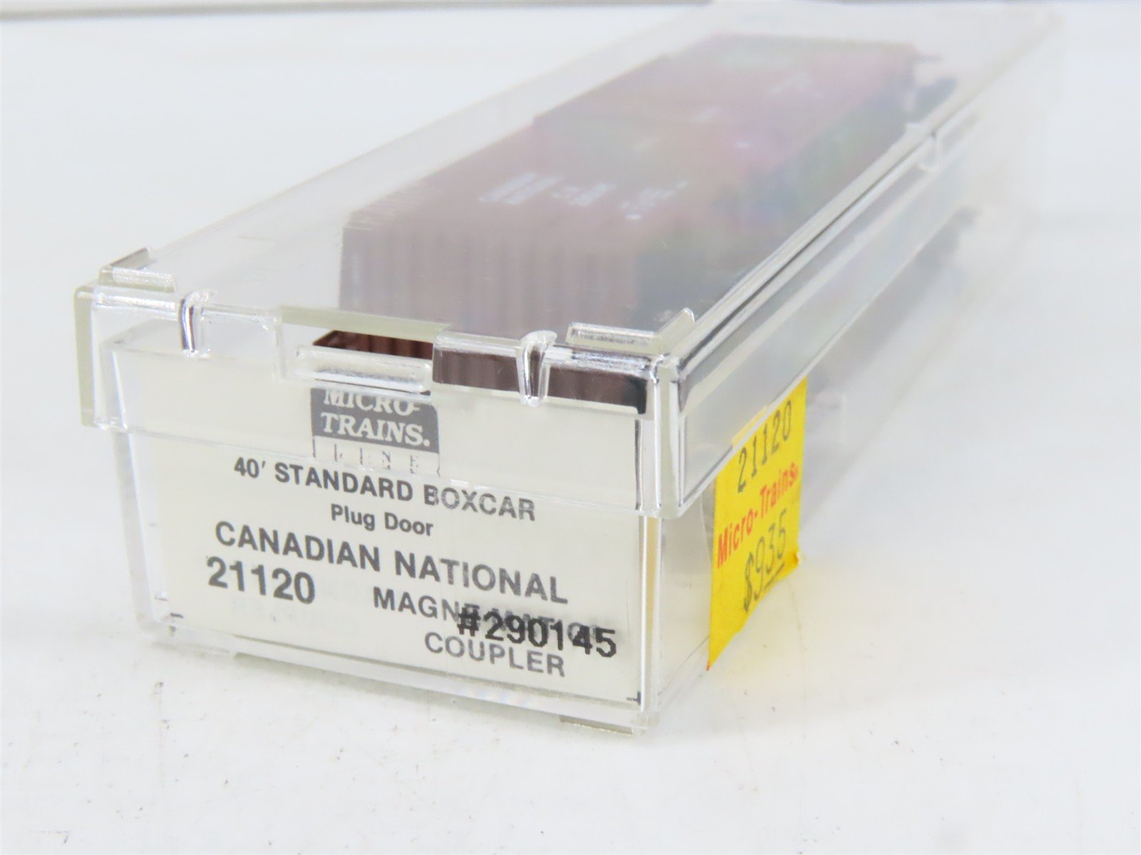 N Micro-Trains MTL 21120 CN Canadian National Maple Leaf 40' Box Car #290145