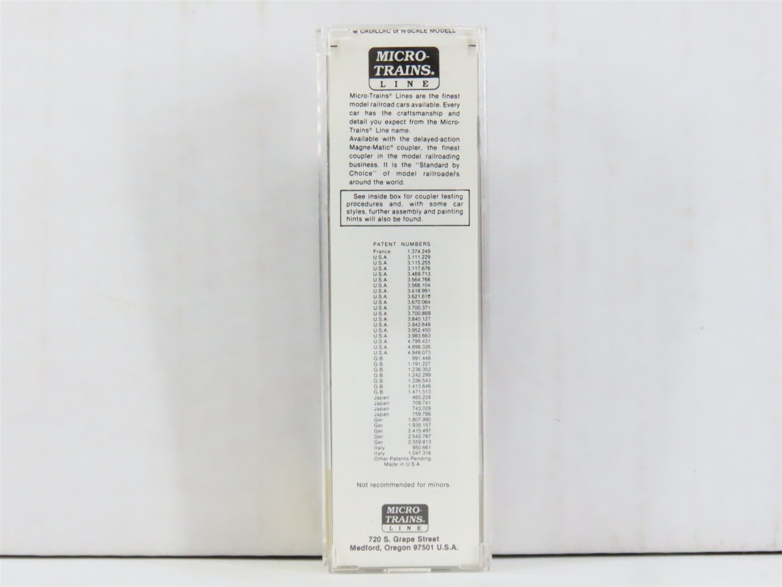 N Micro-Trains MTL 21120 CN Canadian National Maple Leaf 40' Box Car #290145