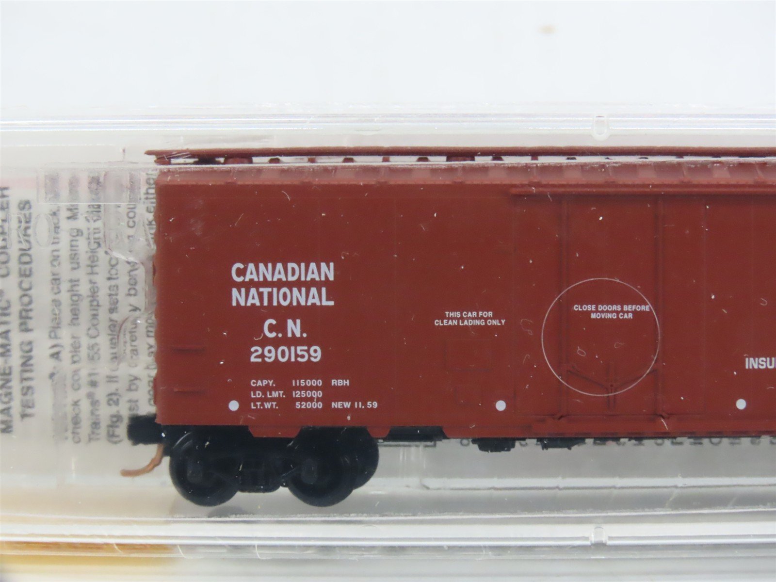 N Micro-Trains MTL 21120 CN Canadian National Maple Leaf 40' Box Car #290159