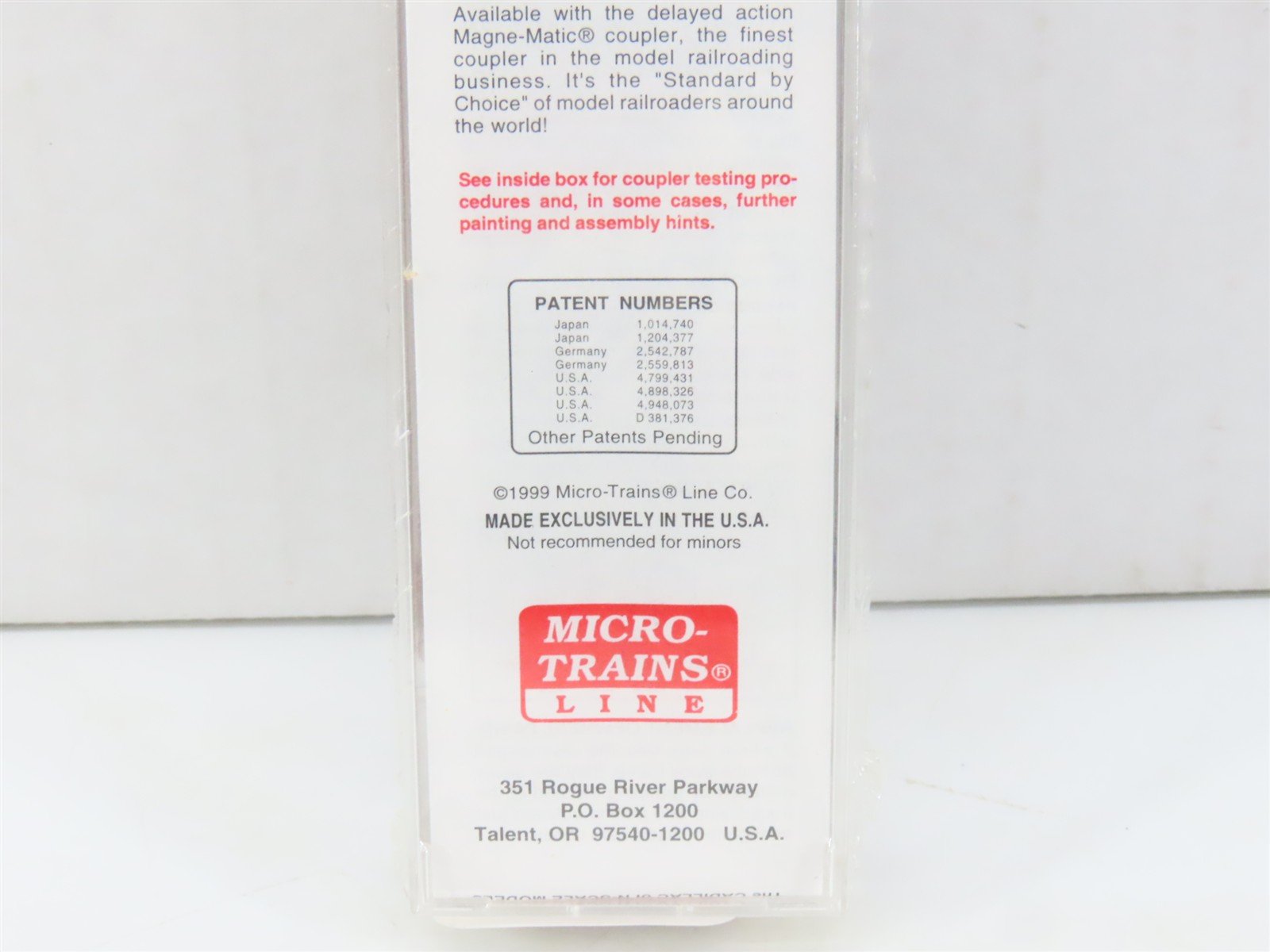 N Micro-Trains MTL 21120 CN Canadian National Maple Leaf 40' Box Car #290159