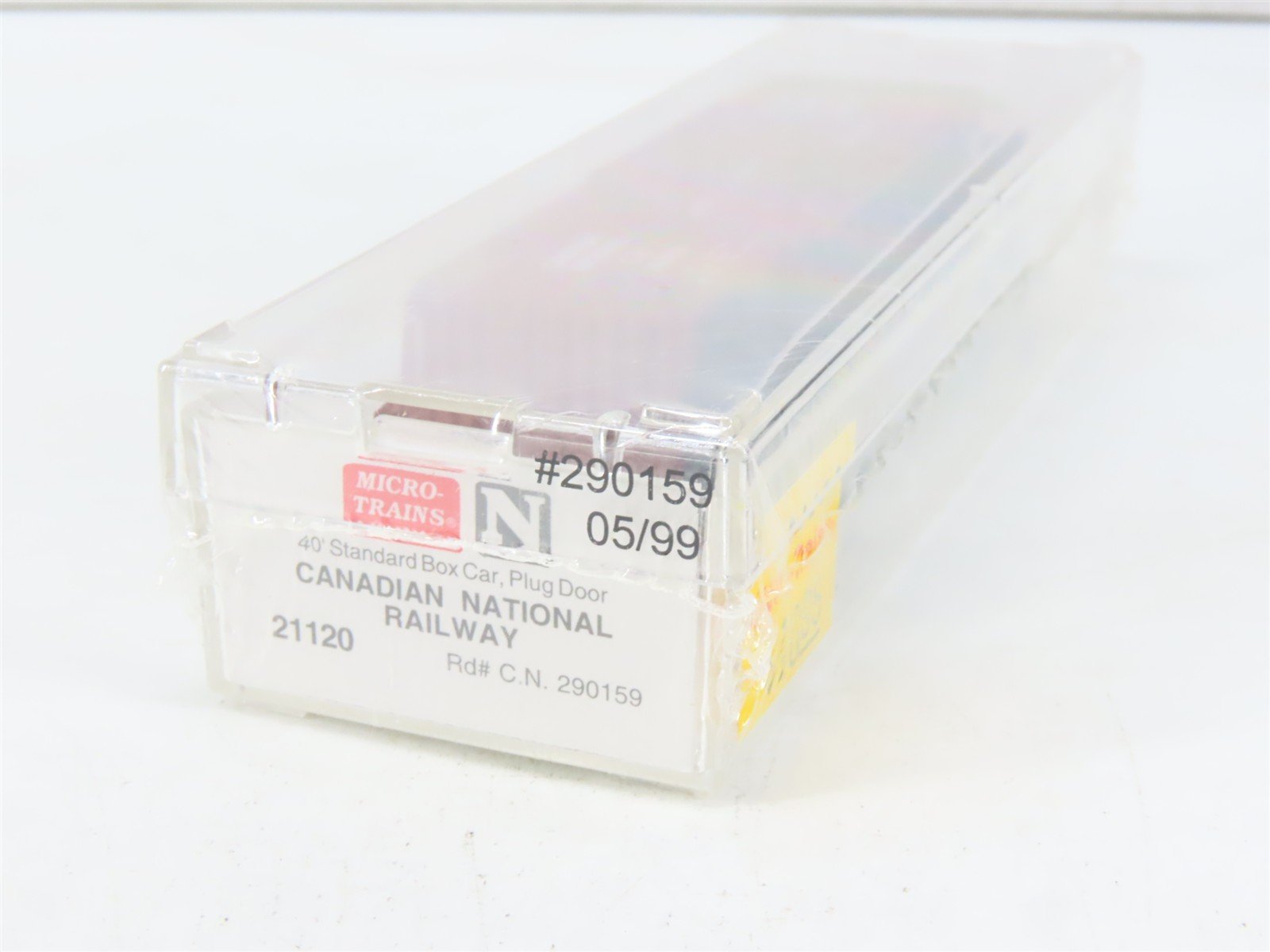 N Micro-Trains MTL 21120 CN Canadian National Maple Leaf 40' Box Car #290159