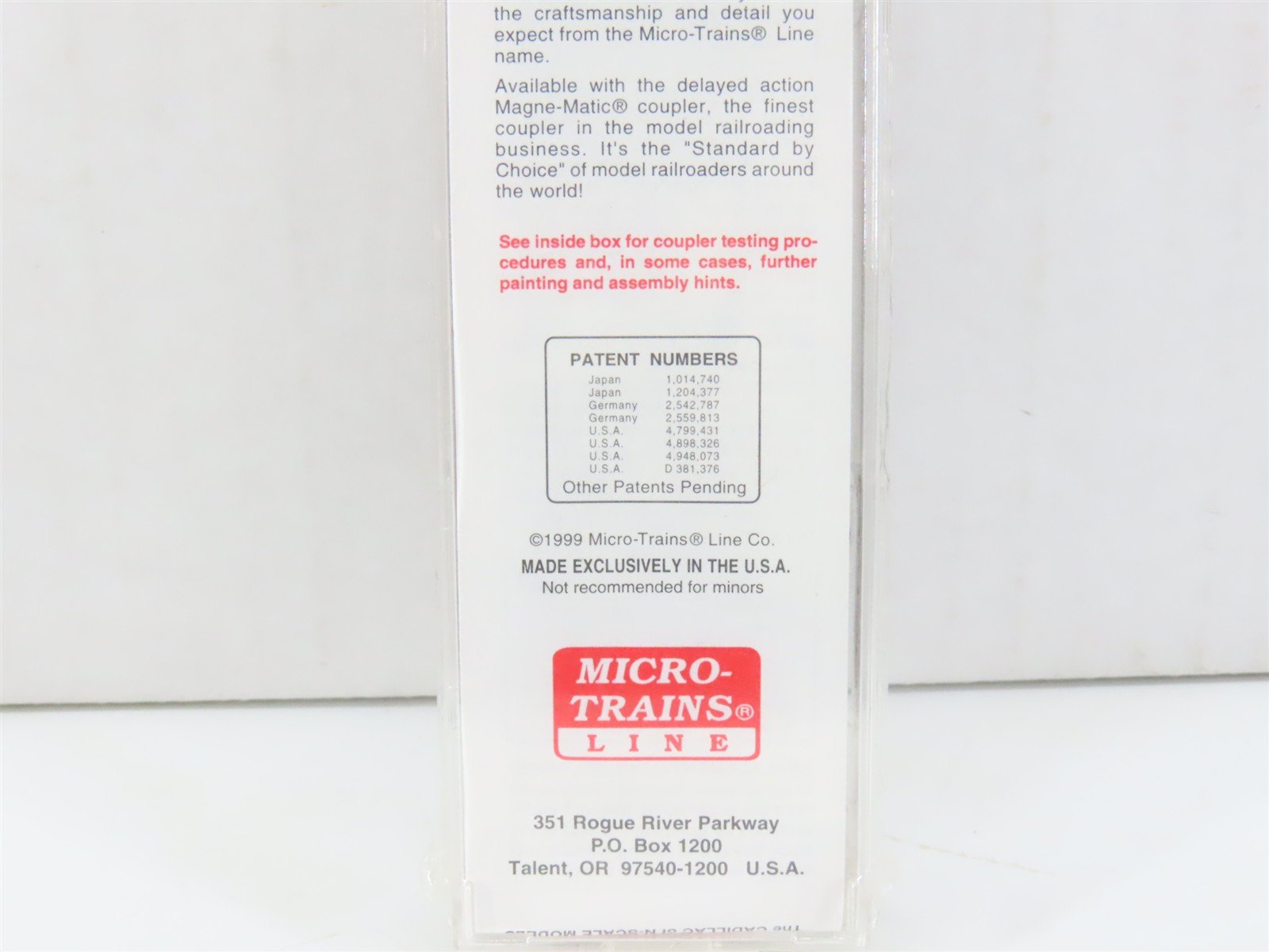 N Micro-Trains MTL 21120 CN Canadian National Maple Leaf 40' Box Car #290159