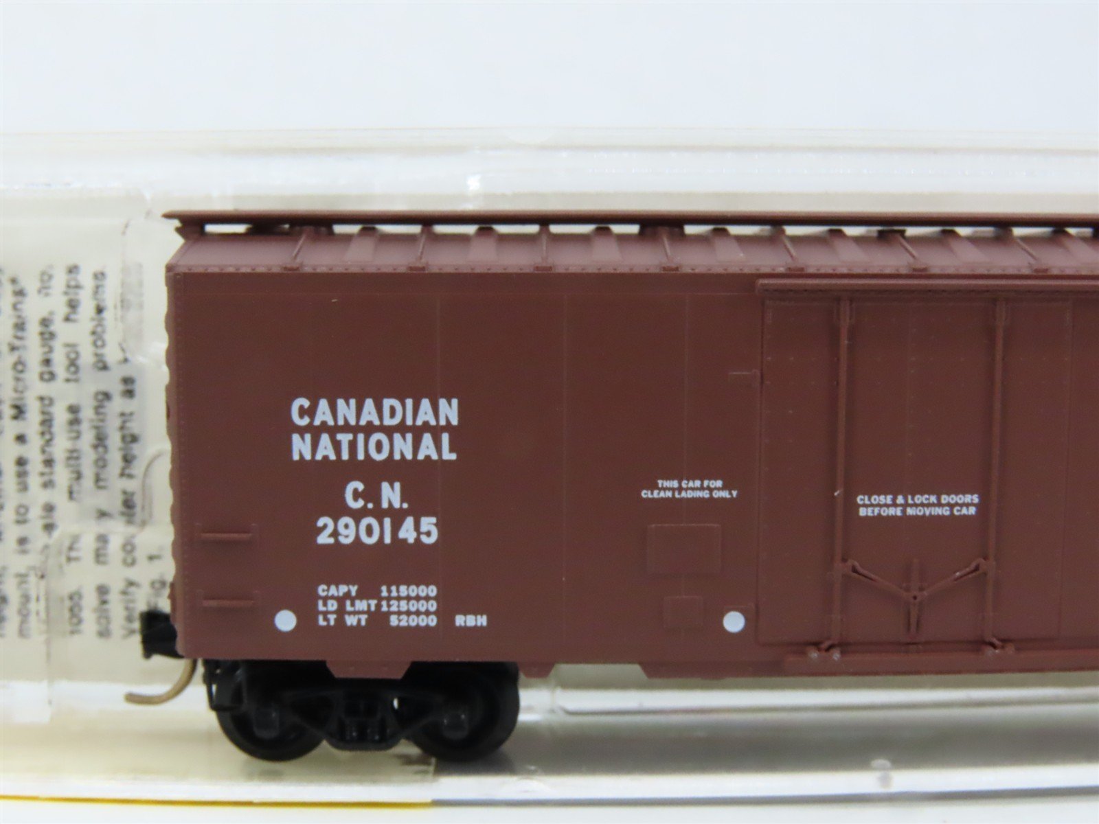 N Micro-Trains MTL 21120 CN Canadian National Maple Leaf 40' Box Car #290145