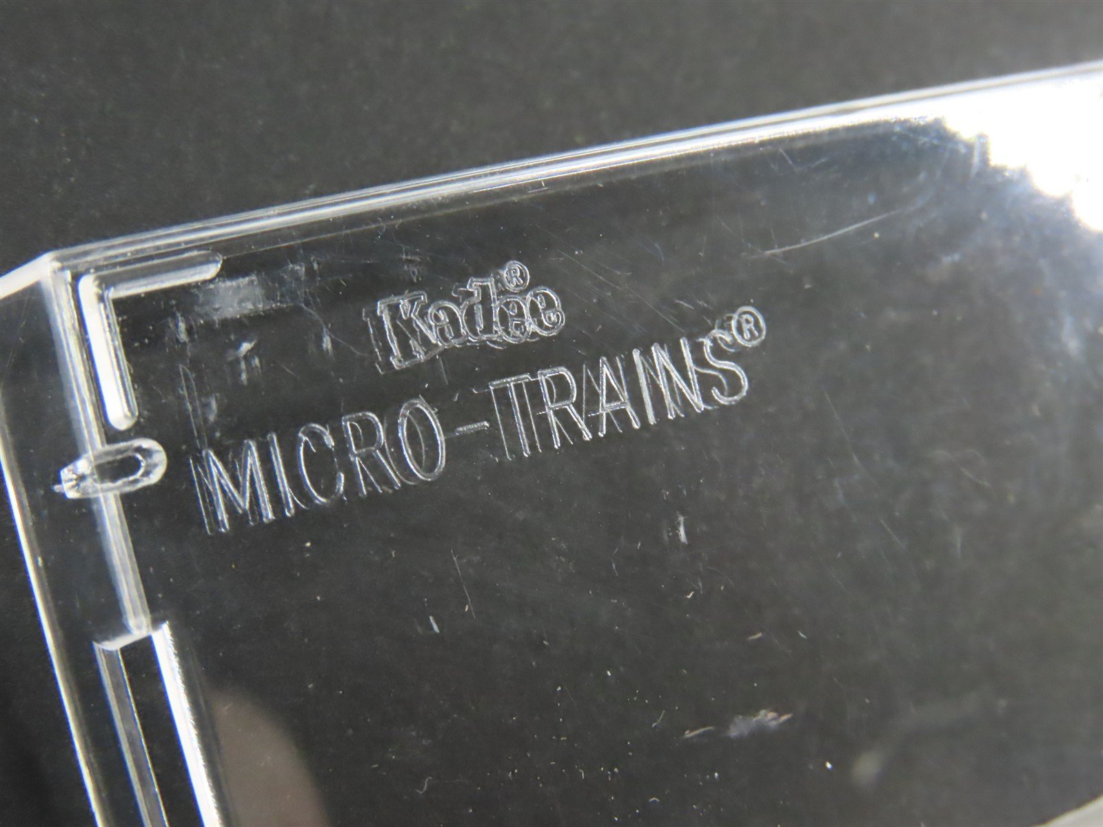 N Micro-Trains MTL 21120 CN Canadian National Maple Leaf 40' Box Car #290145