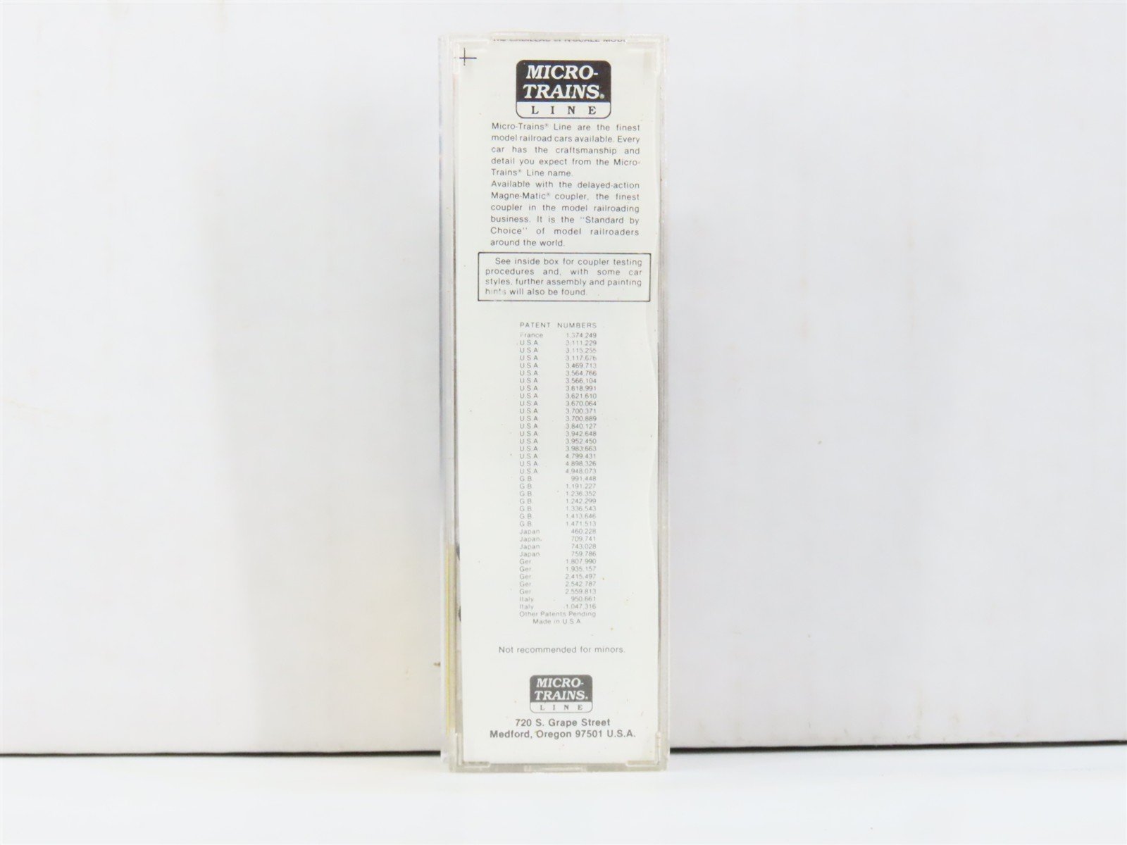 N Micro-Trains MTL 21120 CN Canadian National Maple Leaf 40' Box Car #290145
