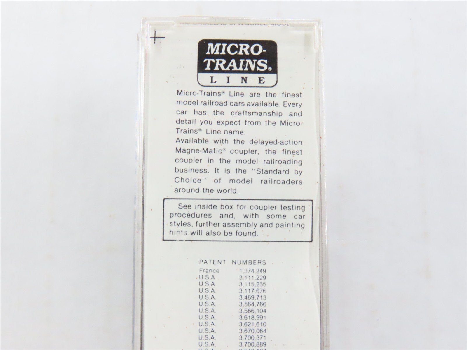 N Micro-Trains MTL 21120 CN Canadian National Maple Leaf 40' Box Car #290145