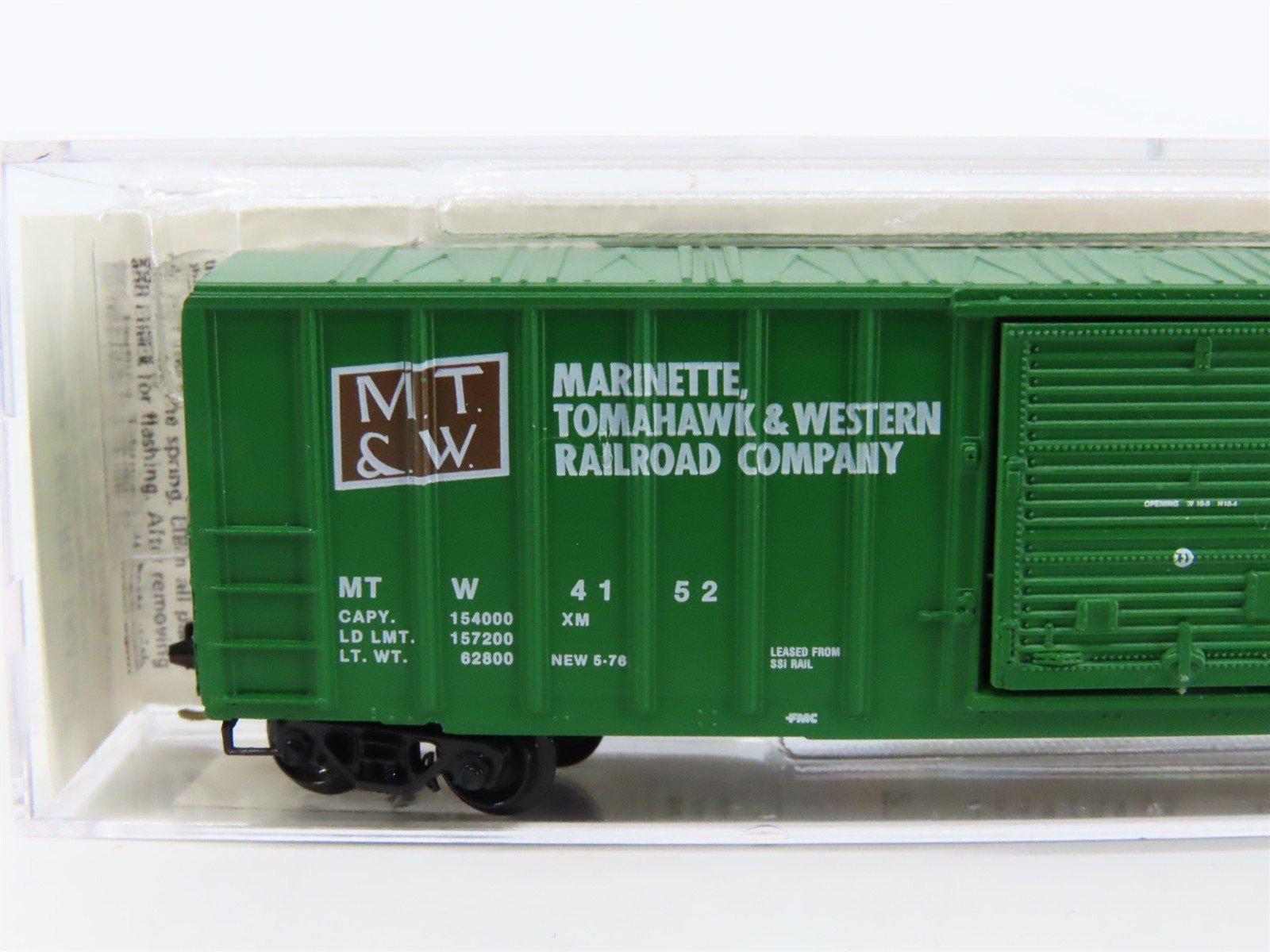 N Kadee Micro-Trains MTL 25050 MTW Marinette Tomahawk & Western 50' Boxcar #4152