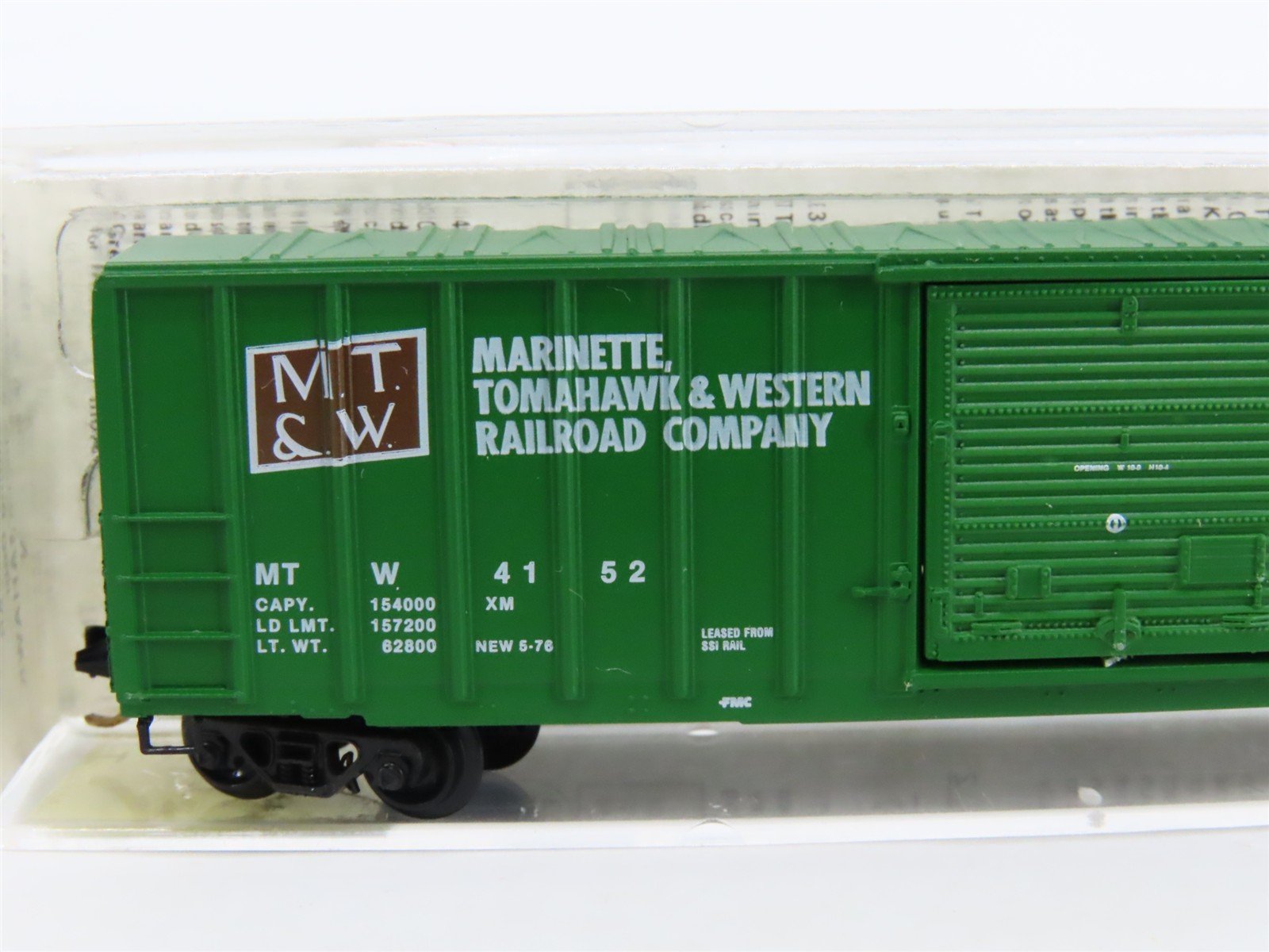 N Kadee Micro-Trains MTL 25050 MTW Marinette Tomahawk & Western 50' Boxcar #4152