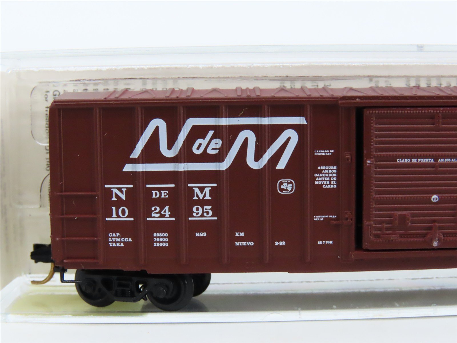 N Scale Kadee Micro-Trains MTL 25320 NdeM National de Mexico 50' Box Car #102495