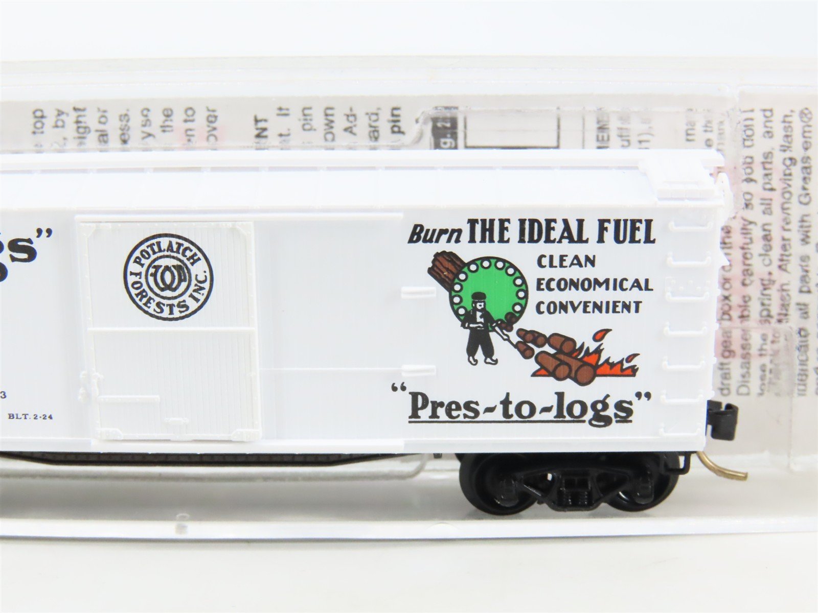 N Micro-Trains MTL 42060 Potlatch Lumber Co. Pres-to-logs 40' Wood Box Car #424
