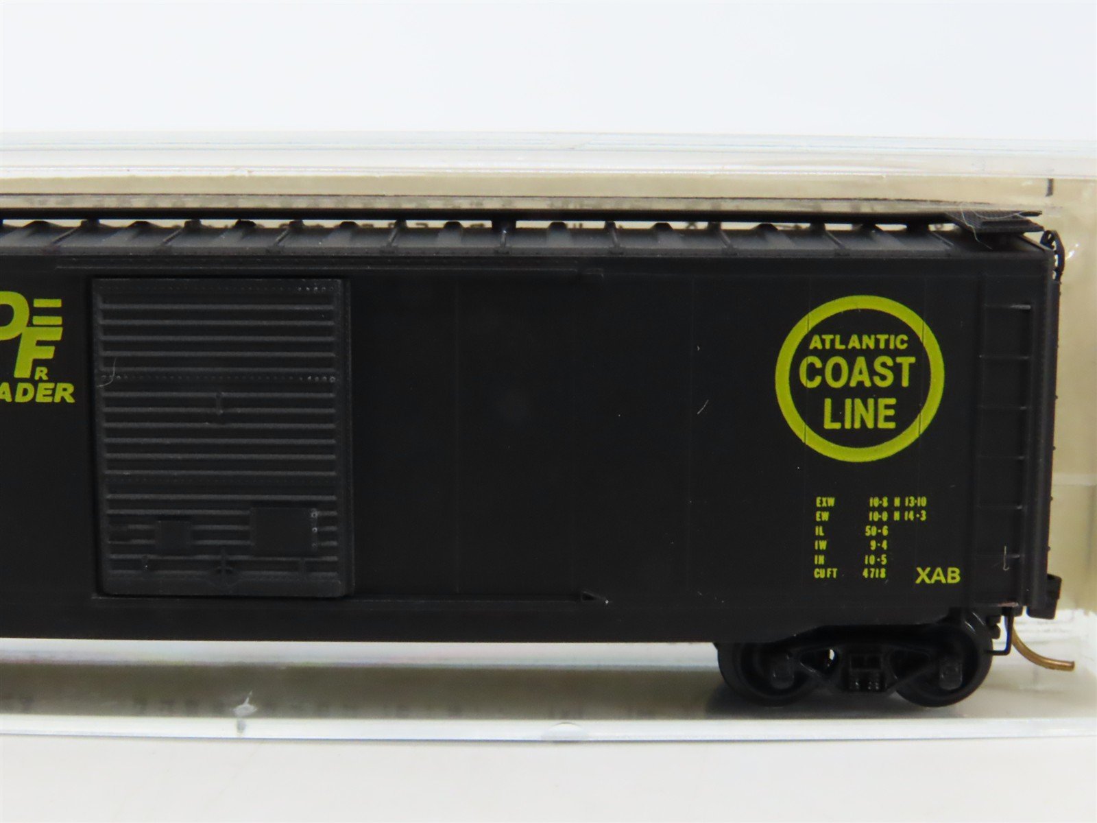 N Scale Kadee Micro-Trains MTL 31100 ACL Atlantic Coast Line 50' Box Car #31598