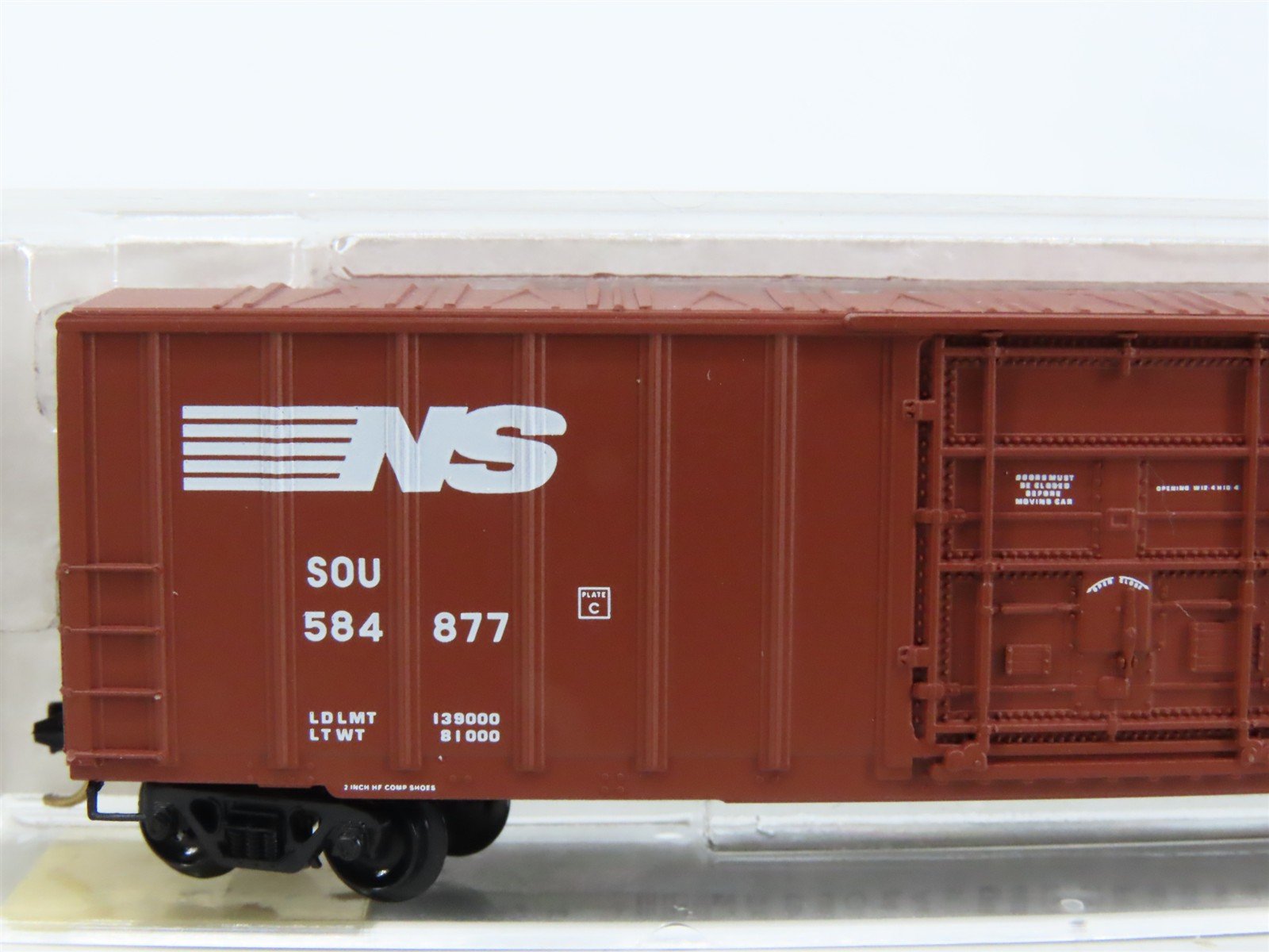 N Scale Micro-Trains MTL 27230 SOU NS Norfolk Southern 50' Box Car #584877