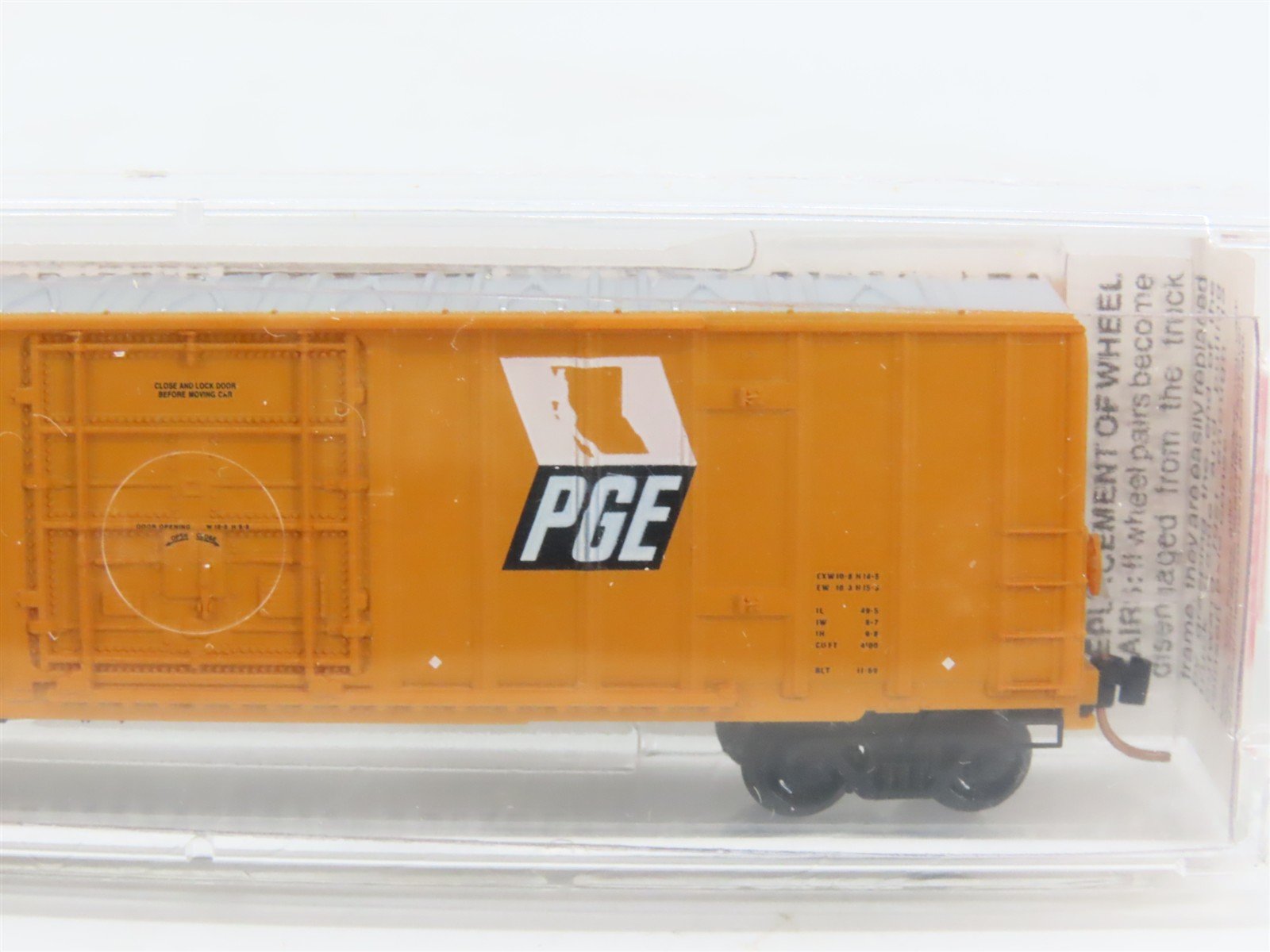 N Scale Micro-Trains MTL 27280 PGE Pacific Great Eastern 50' Box Car #8027