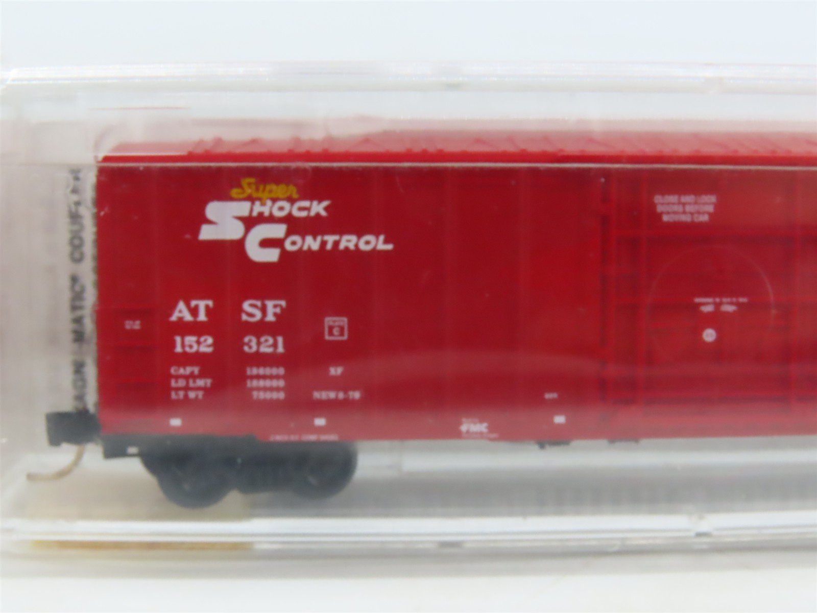 N Scale Micro-Trains MTL 27250 ATSF Santa Fe Shock Control 50' Box Car #152321