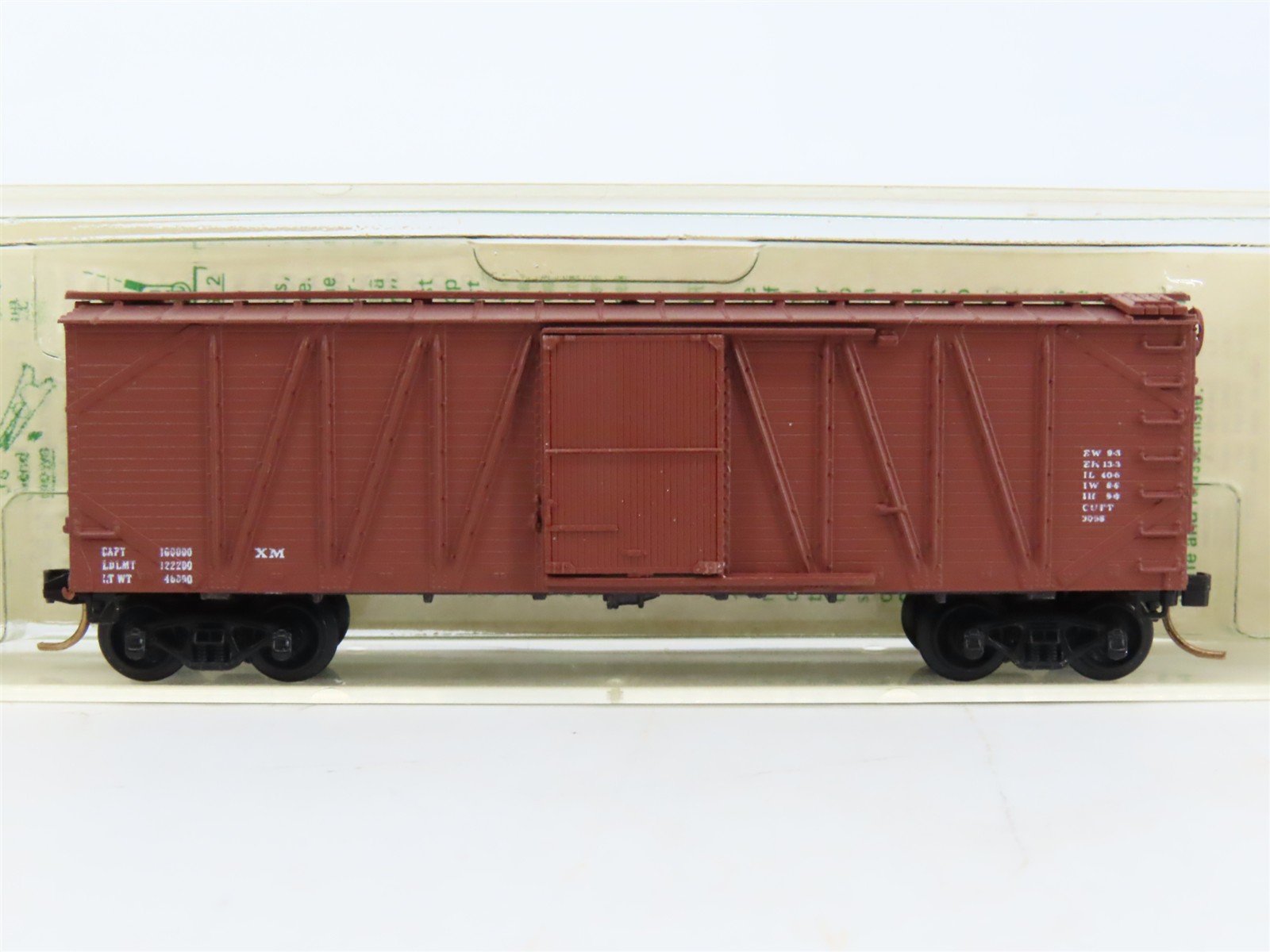 N Kadee Micro-Trains MTL 28000 Unlettered 40' Single Door Box Car - Blue Label