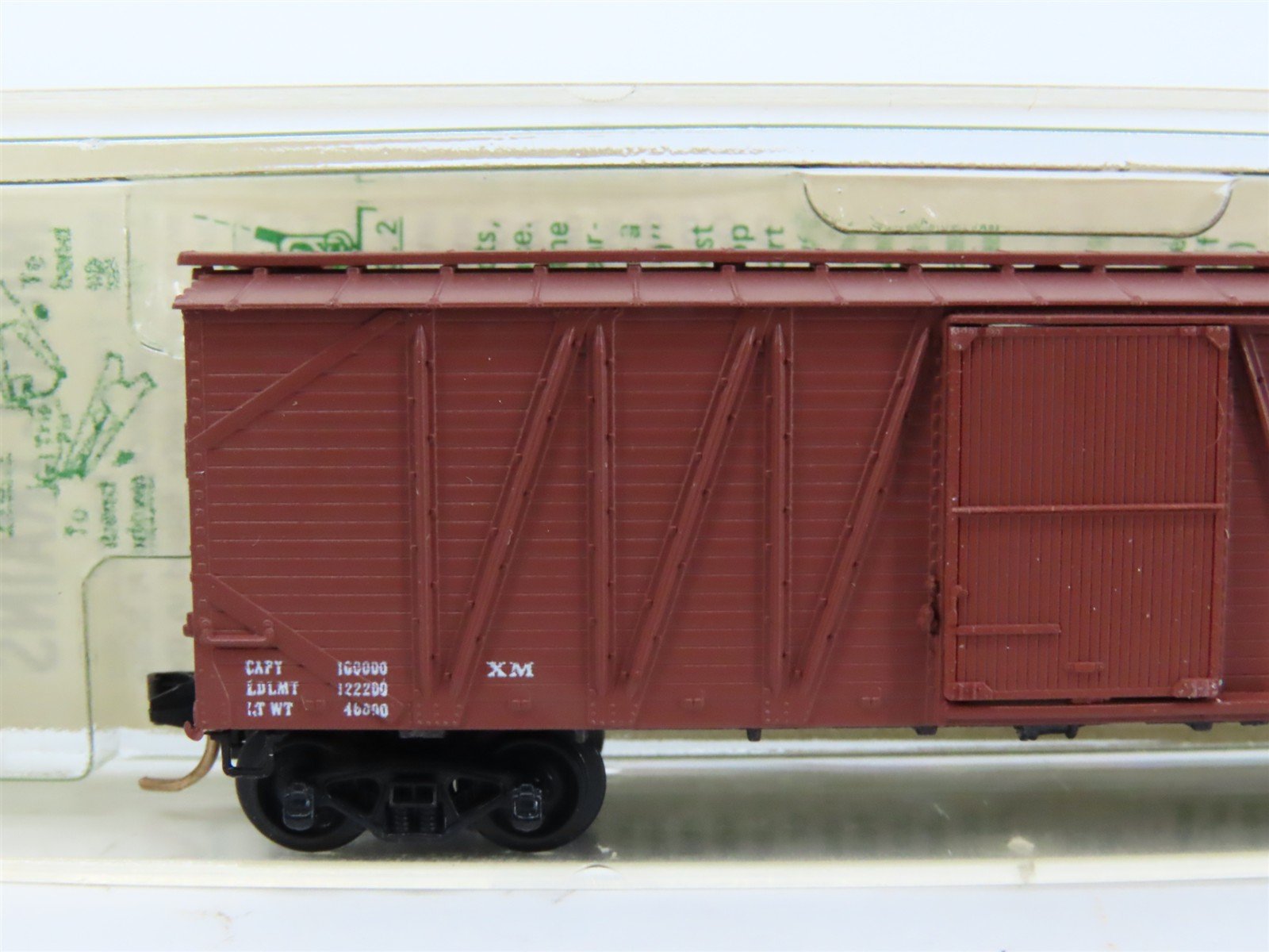 N Kadee Micro-Trains MTL 28000 Unlettered 40' Single Door Box Car - Blue Label