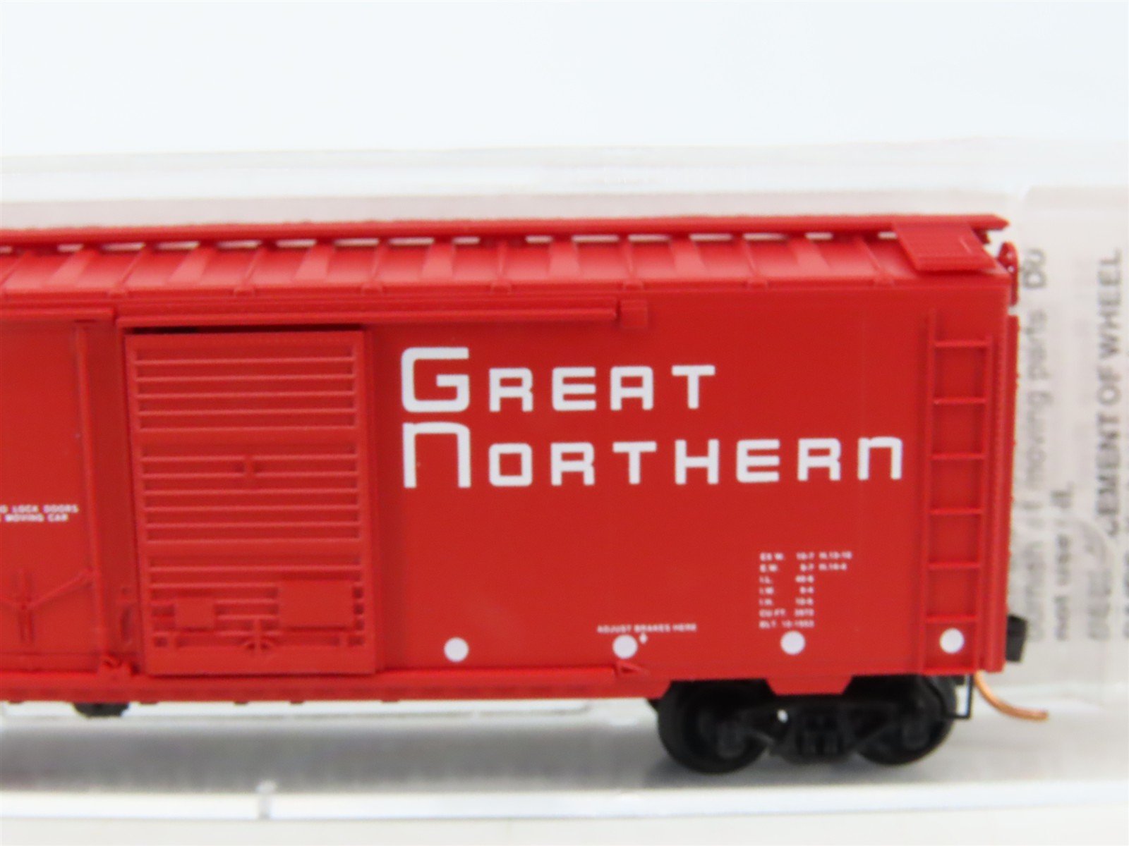 N Micro-Trains MTL 22020 GN Great Northern 40' Pug & Sliding Door Box Car #11878