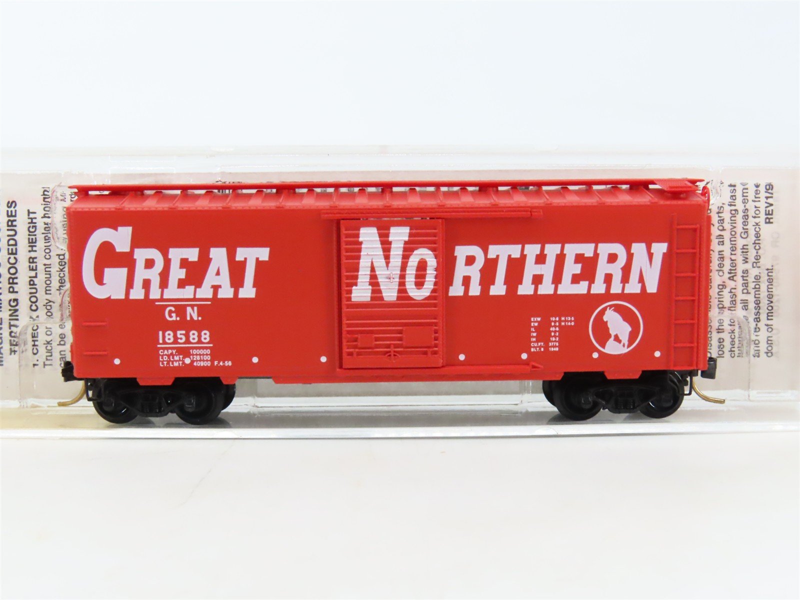 N Micro-Trains MTL 20176 GN Great Northern "Circus Train" 40' Box Car #18588