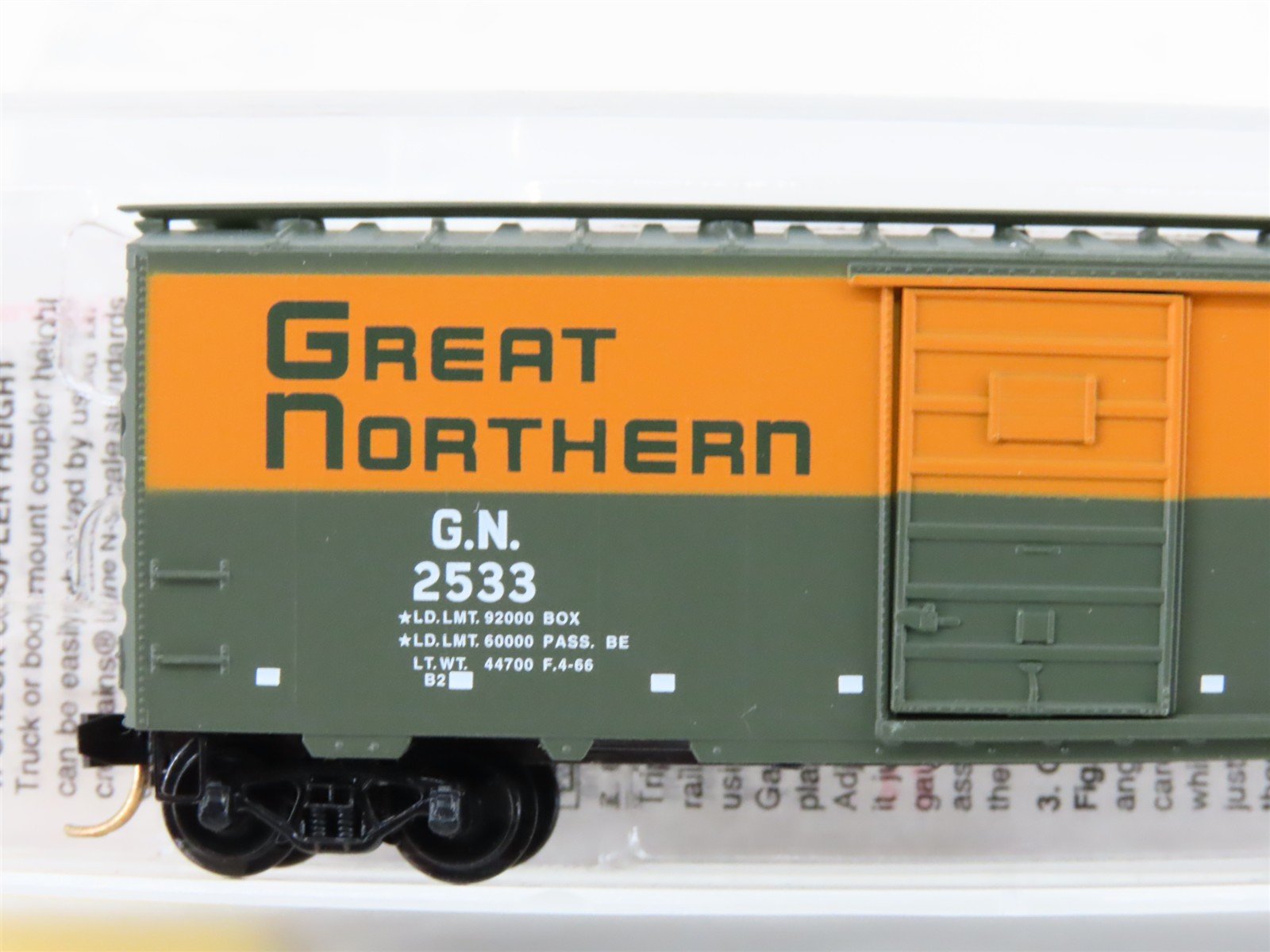 N Scale Micro-Trains MTL 20226 GN Great Northern 40' Single Door Box Car #2533