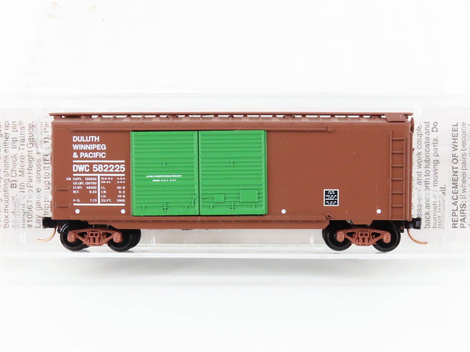 N Scale Micro-Trains MTL 23260 DWC Duluth, Winnipeg & Pacific 40' Boxcar #582225