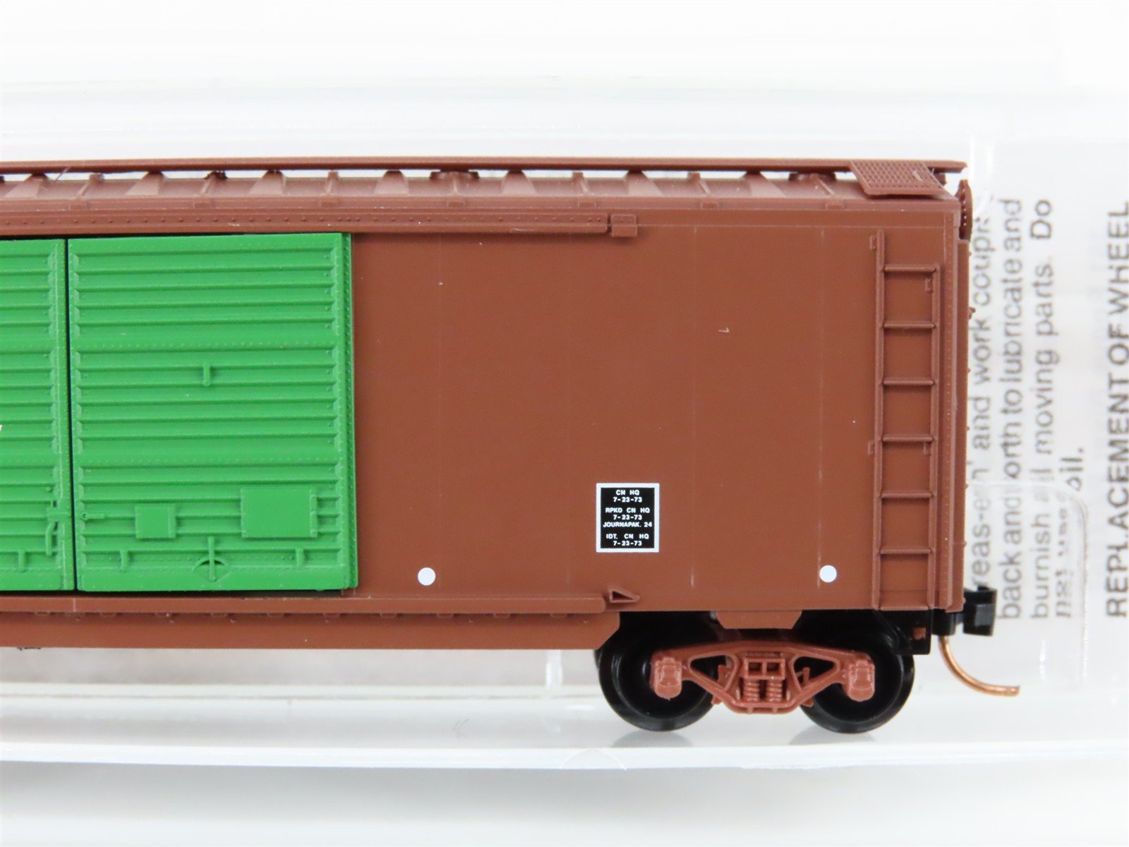 N Scale Micro-Trains MTL 23260 DWC Duluth, Winnipeg & Pacific 40' Boxcar #582225