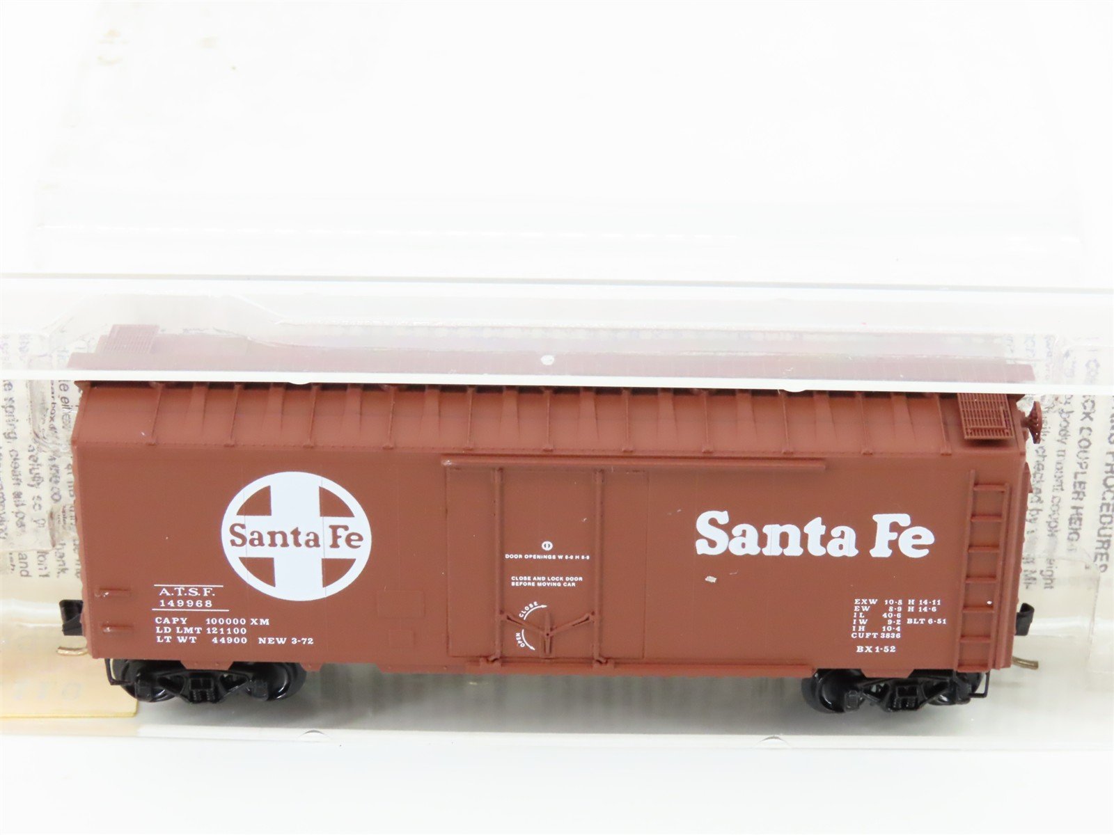 N Scale Micro-Trains MTL 21110 ATSF Santa Fe 40' Plug Door Box Car #149968
