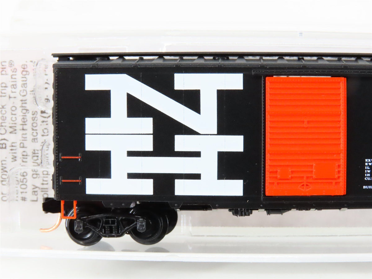 N Scale Micro-Trains MTL 20556 NH New Haven 40' Single Door Box