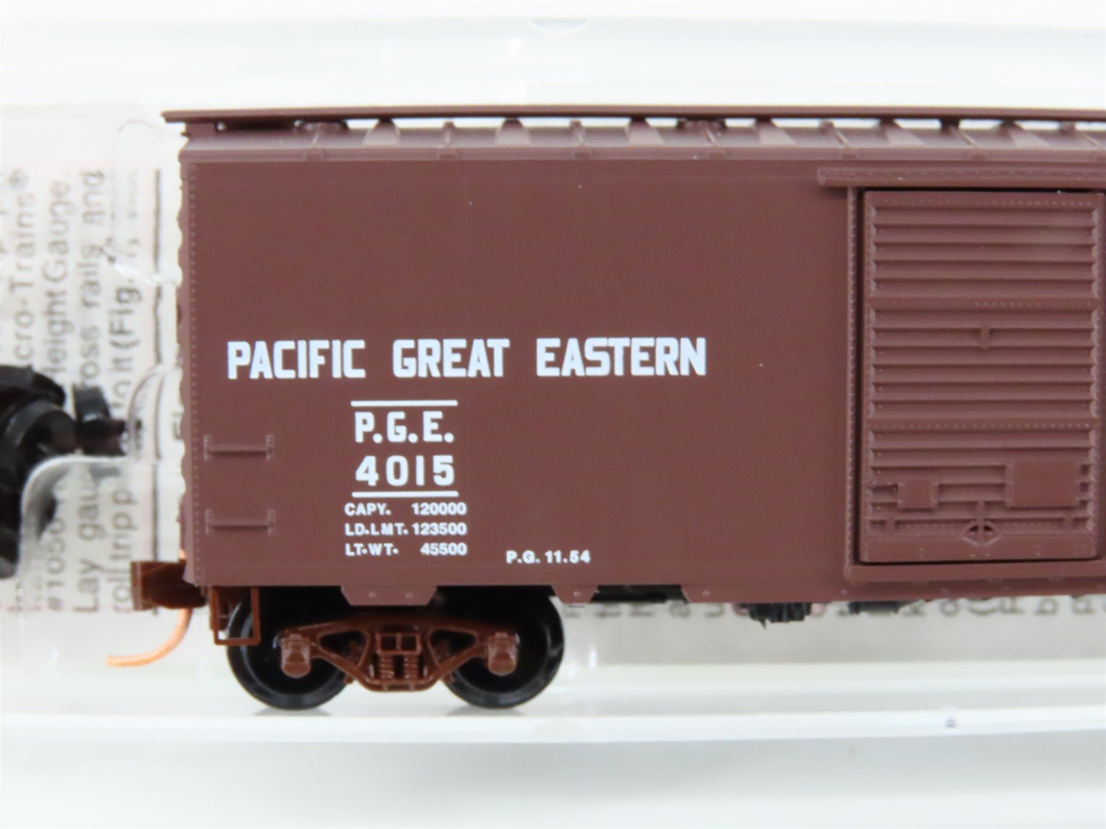 N Scale Micro-Trains MTL 20970 PGE Pacific Great Eastern 40' Box Car #4015