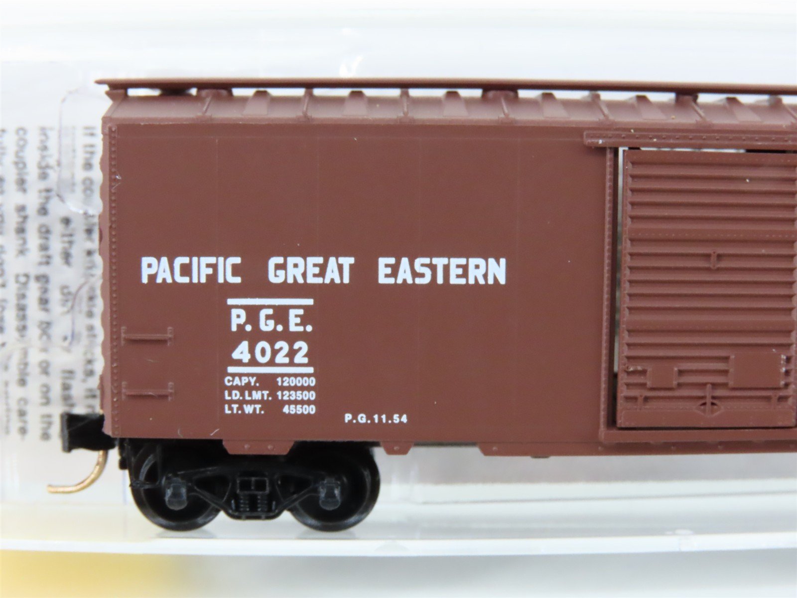 N Scale Micro-Trains MTL 20970 PGE Pacific Great Eastern 40' Box Car #4022