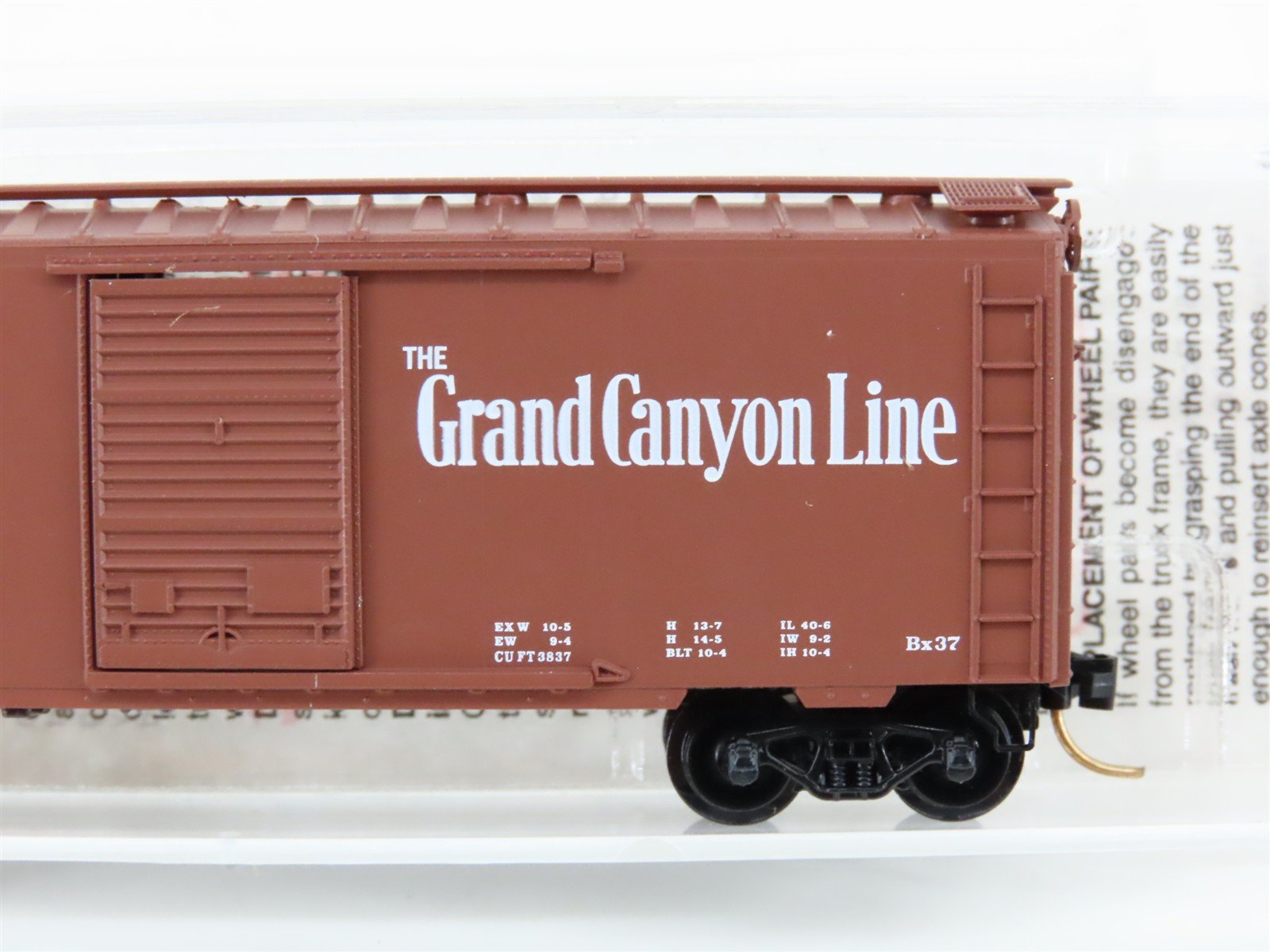 N Scale Micro-Trains MTL 20060 ATSF Santa Fe Grand Canyon 40' Box Car #143585