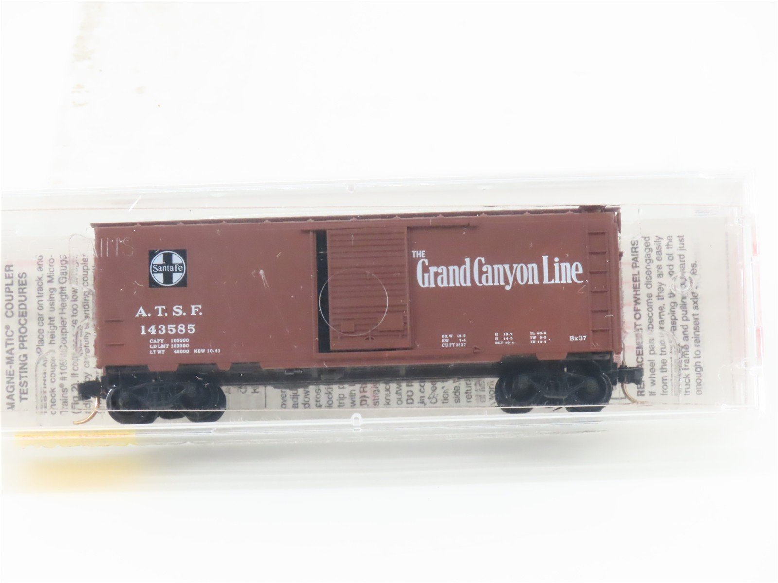 N Scale Micro-Trains MTL 20060 ATSF Santa Fe Grand Canyon 40' Box Car #143585