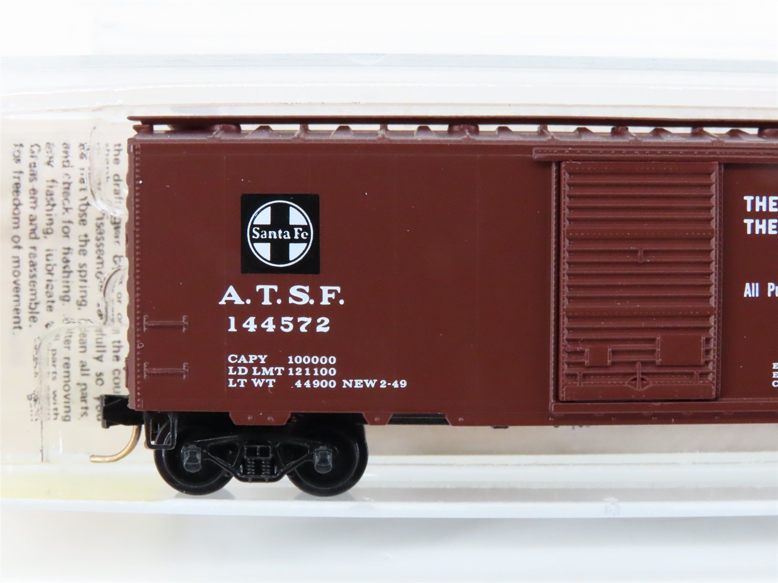 N Kadee Micro-Trains MTL 20020 ATSF Santa Fe Super Chief 40' Box Car #144572
