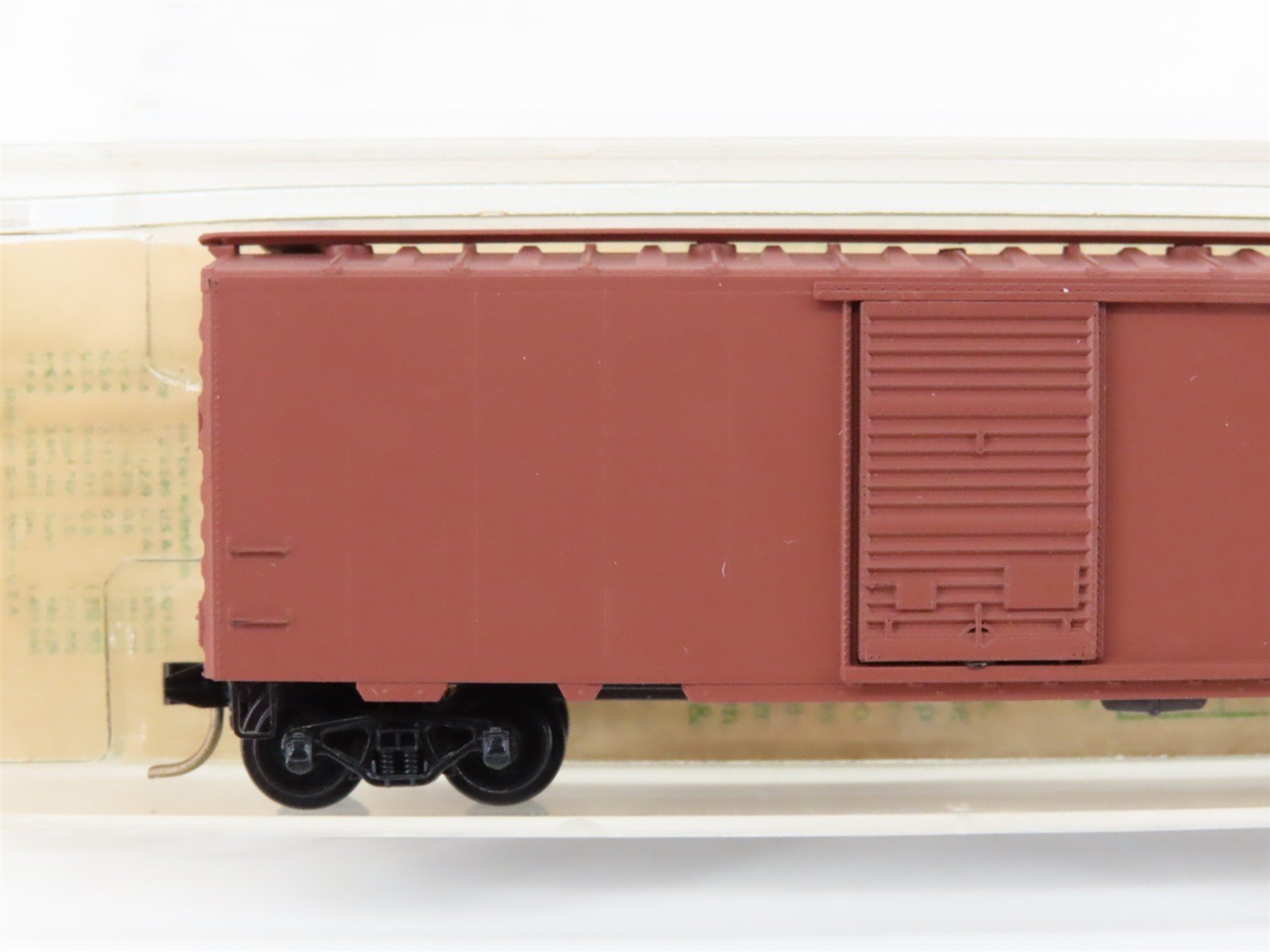N Kadee Micro-Trains MTL 20000 Unlettered 40' Single Door Box Car - Blue Label