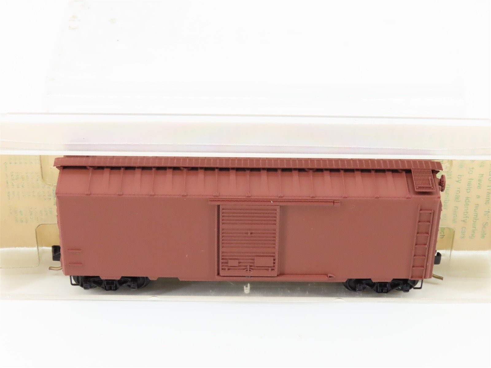 N Kadee Micro-Trains MTL 20000 Unlettered 40' Single Door Box Car - Blue Label