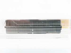 N Micro-Trains MTL 20406 GN Great Northern 40' Passenger Express Box Car #2528