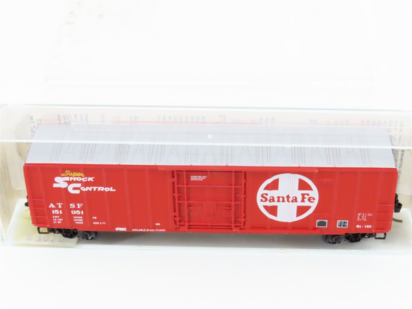 N Kadee Micro-Trains MTL 27010 ATSF Santa Fe Shock Control 50' Box Car #151951