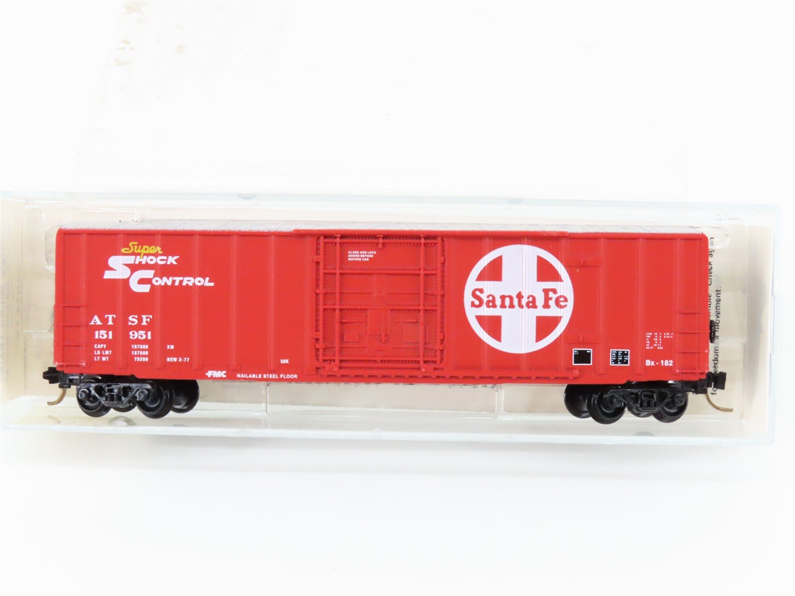N Kadee Micro-Trains MTL 27010 ATSF Santa Fe Shock Control 50' Box Car #151951